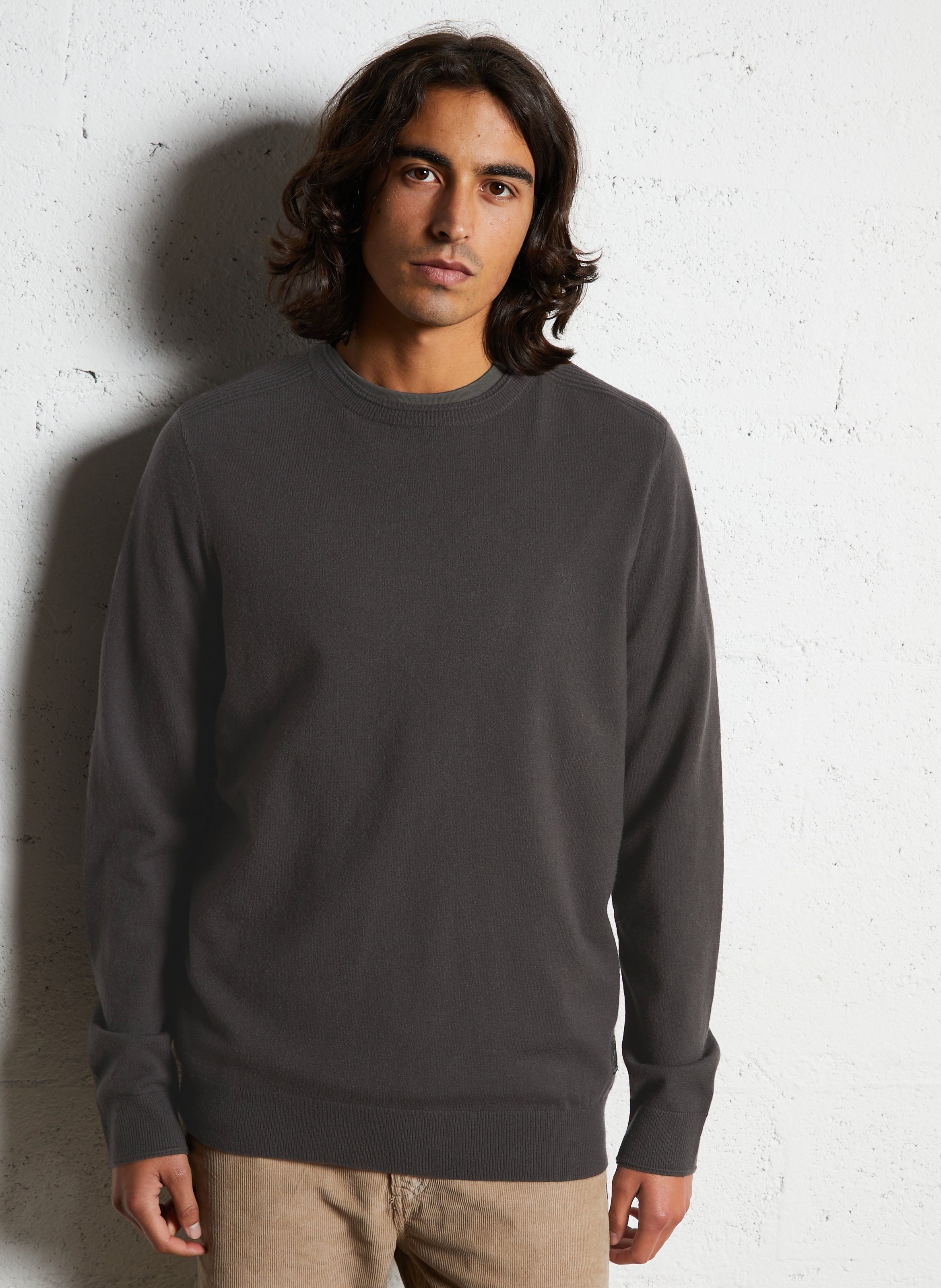 Pull droit col rond en maille unie LE TEMPS DES CERISES Gris