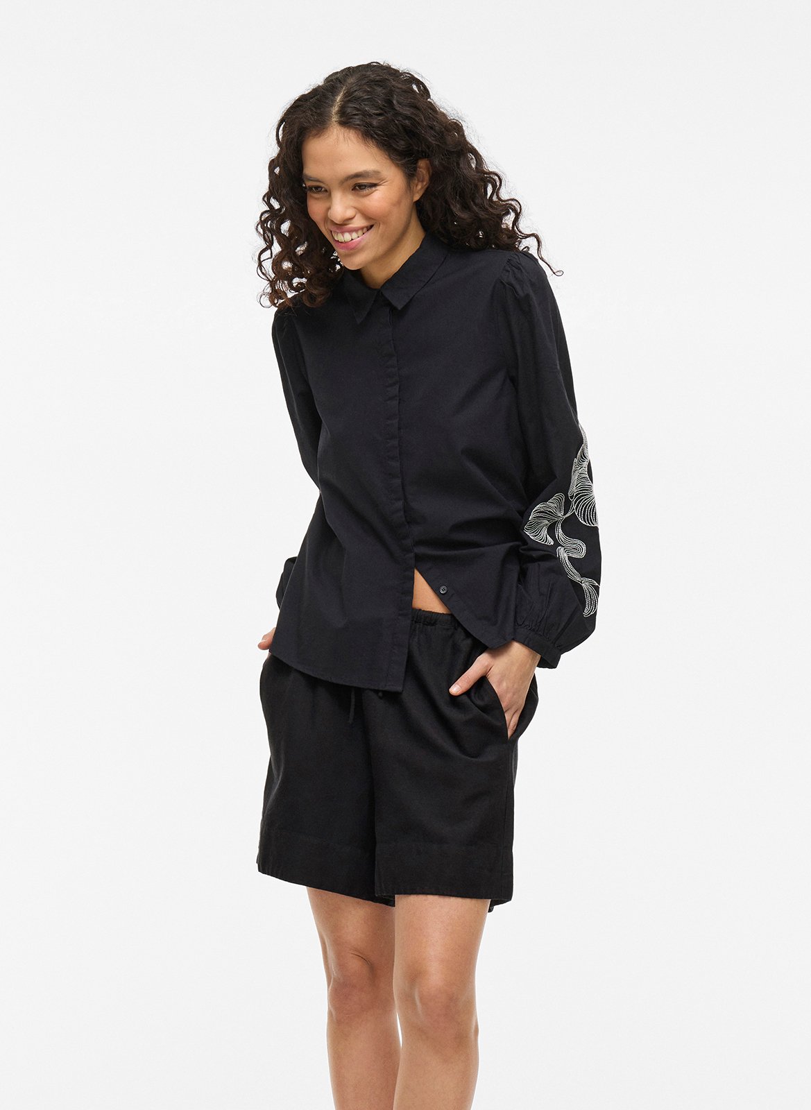 Straight shorts VILA Black