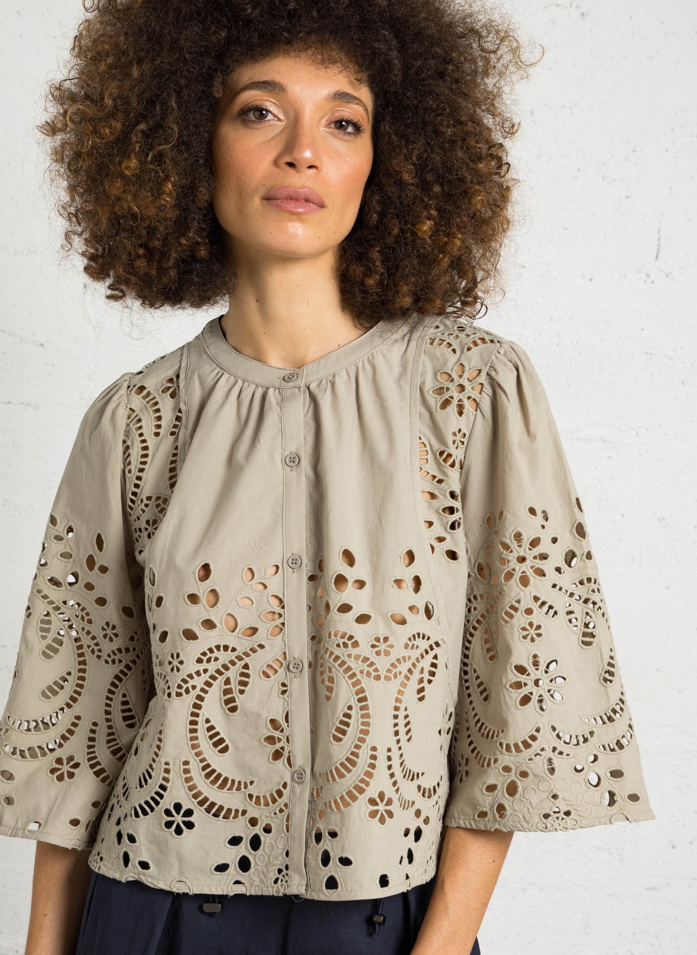 Bestickte Baumwollbluse mit Rundhalsausschnitt SEE U SOON Khaki