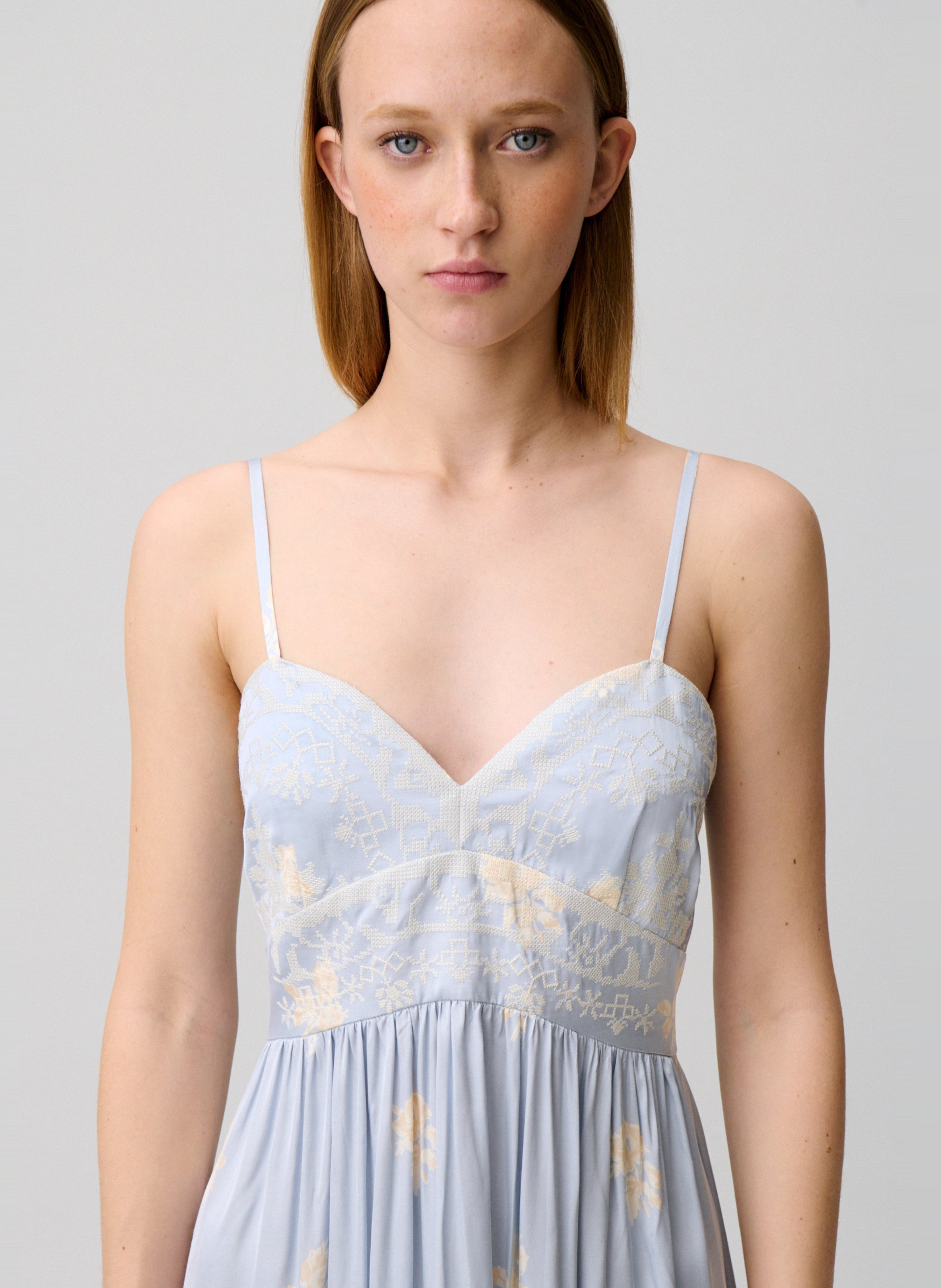 Langes, besticktes Kleid mit V-Ausschnitt CLAUDIE PIERLOT Mehrfarbig