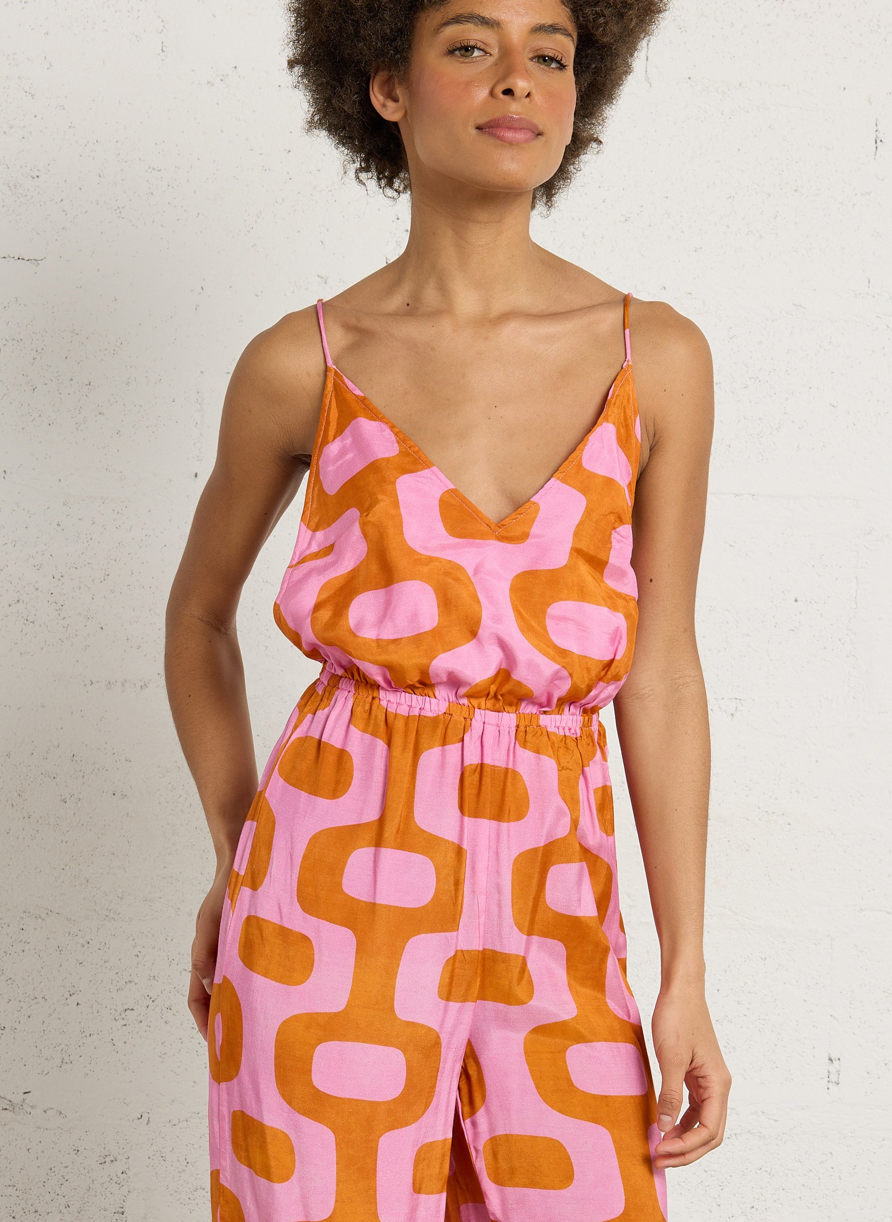 Gerade geschnittener Overall mit V-Ausschnitt und Print SUNDRESS Mehrfarbig