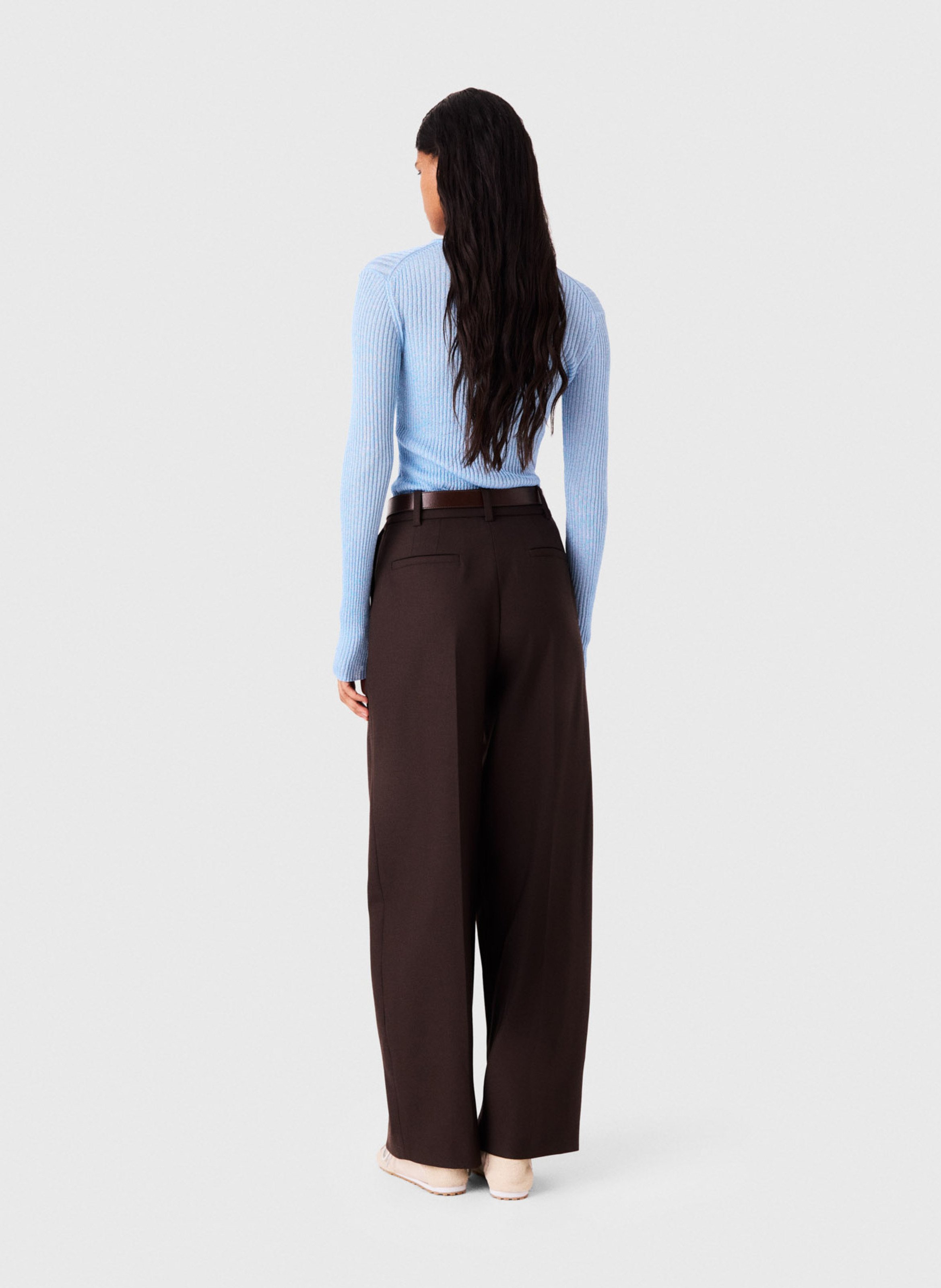 Slim-fit trui met fijn geribbelde breiwerk MAJE Blauw