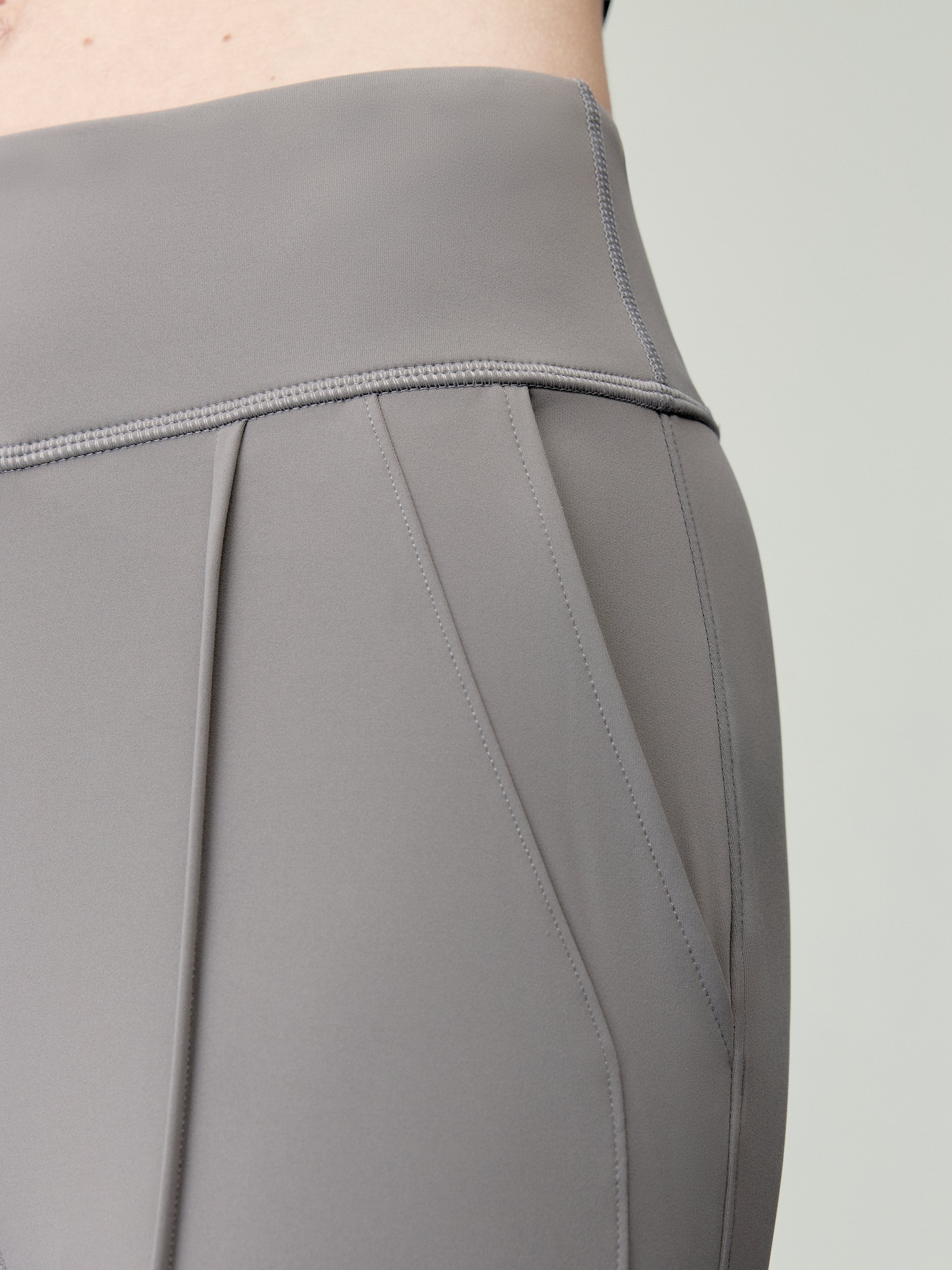Comfortable straight cut trousers Lua BORN Brown
