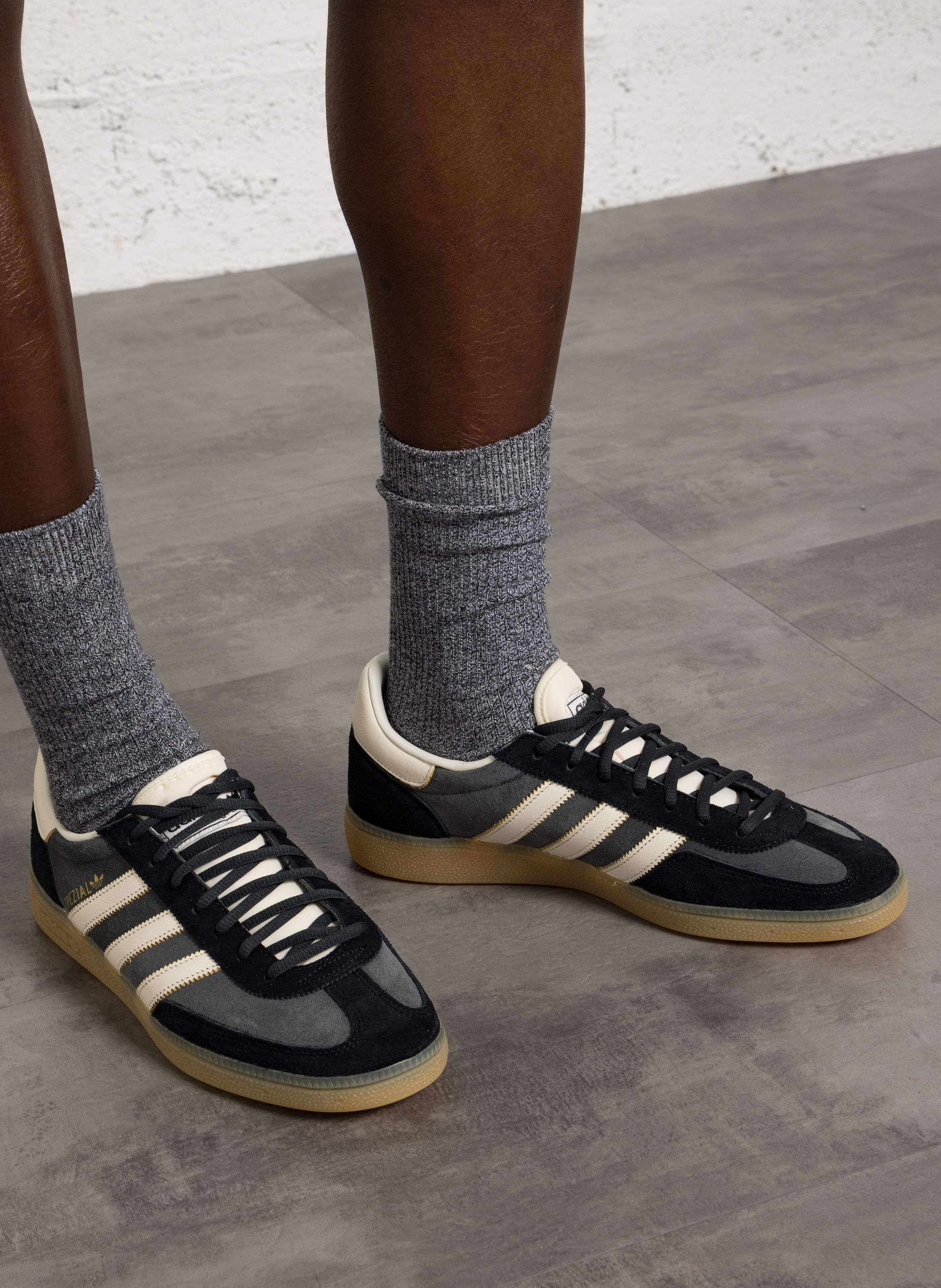 Baskets basses en cuir ADIDAS Gris