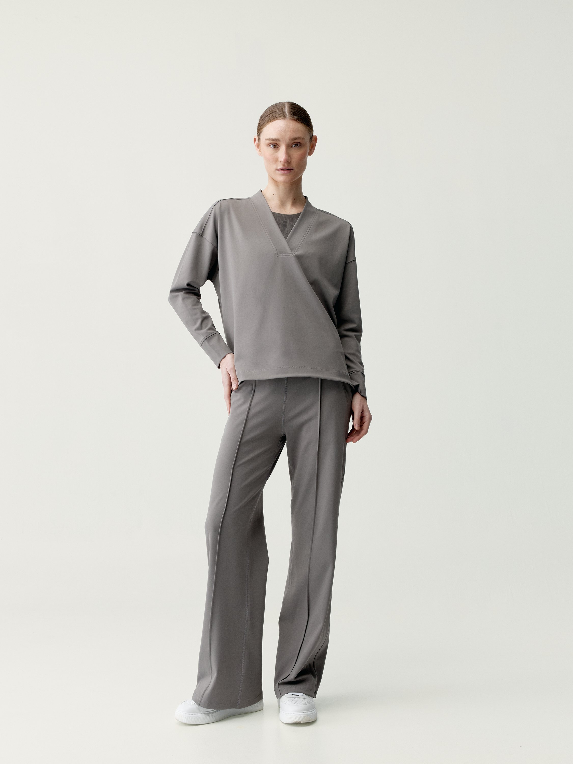 Comfortable straight cut trousers Lua BORN Brown