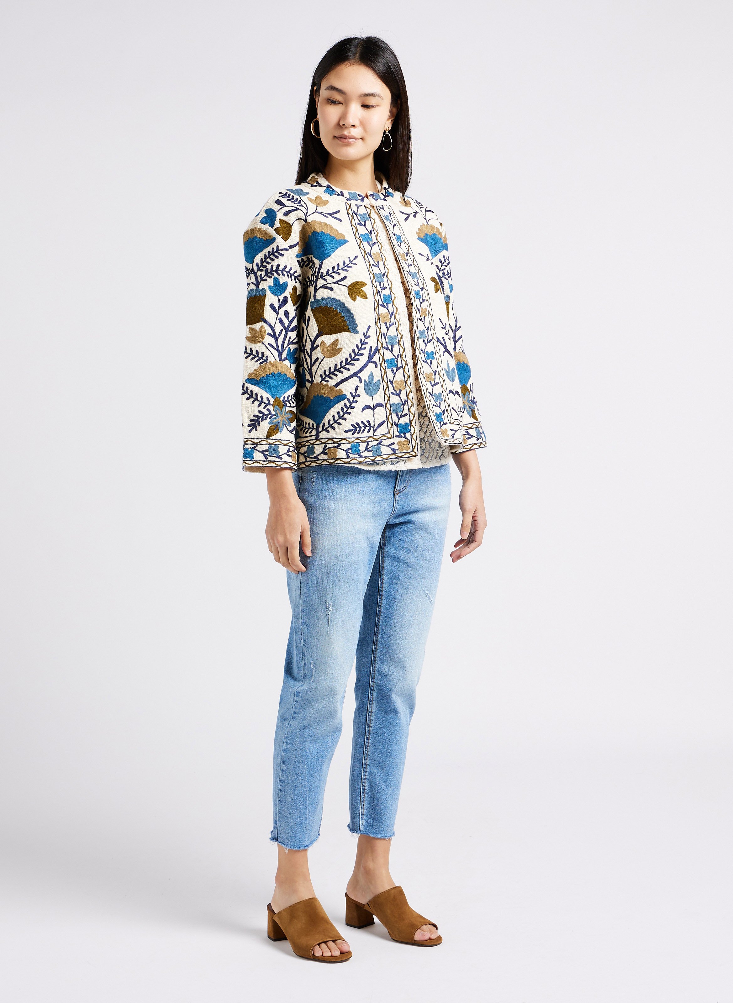 Flower embroidered round-neck blouse MAISON 123 White