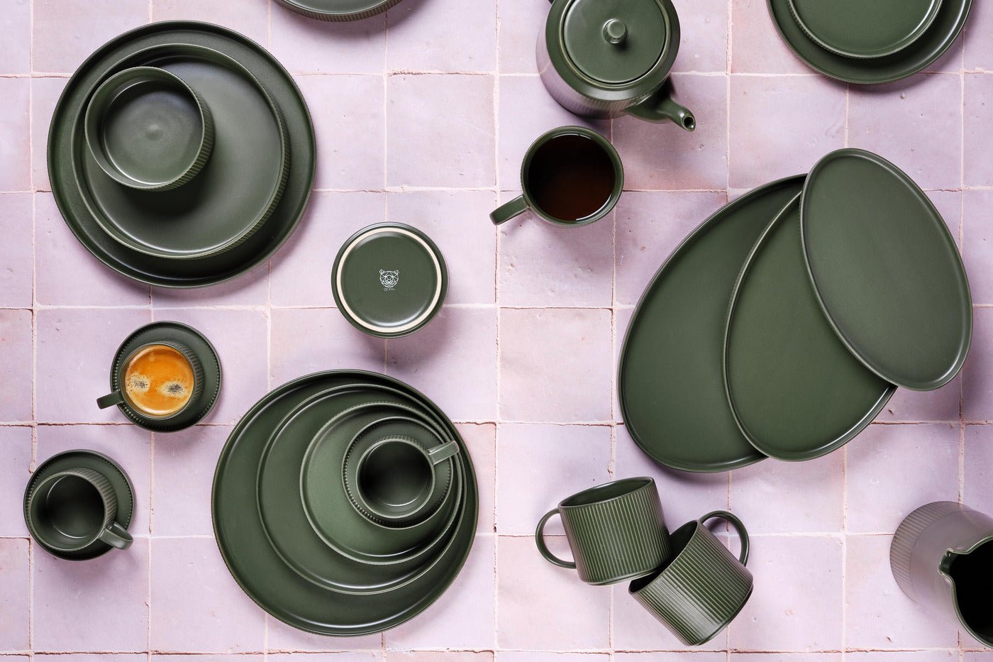 Scandi Essentials Service - 12 pieces - Olive BJORN Green