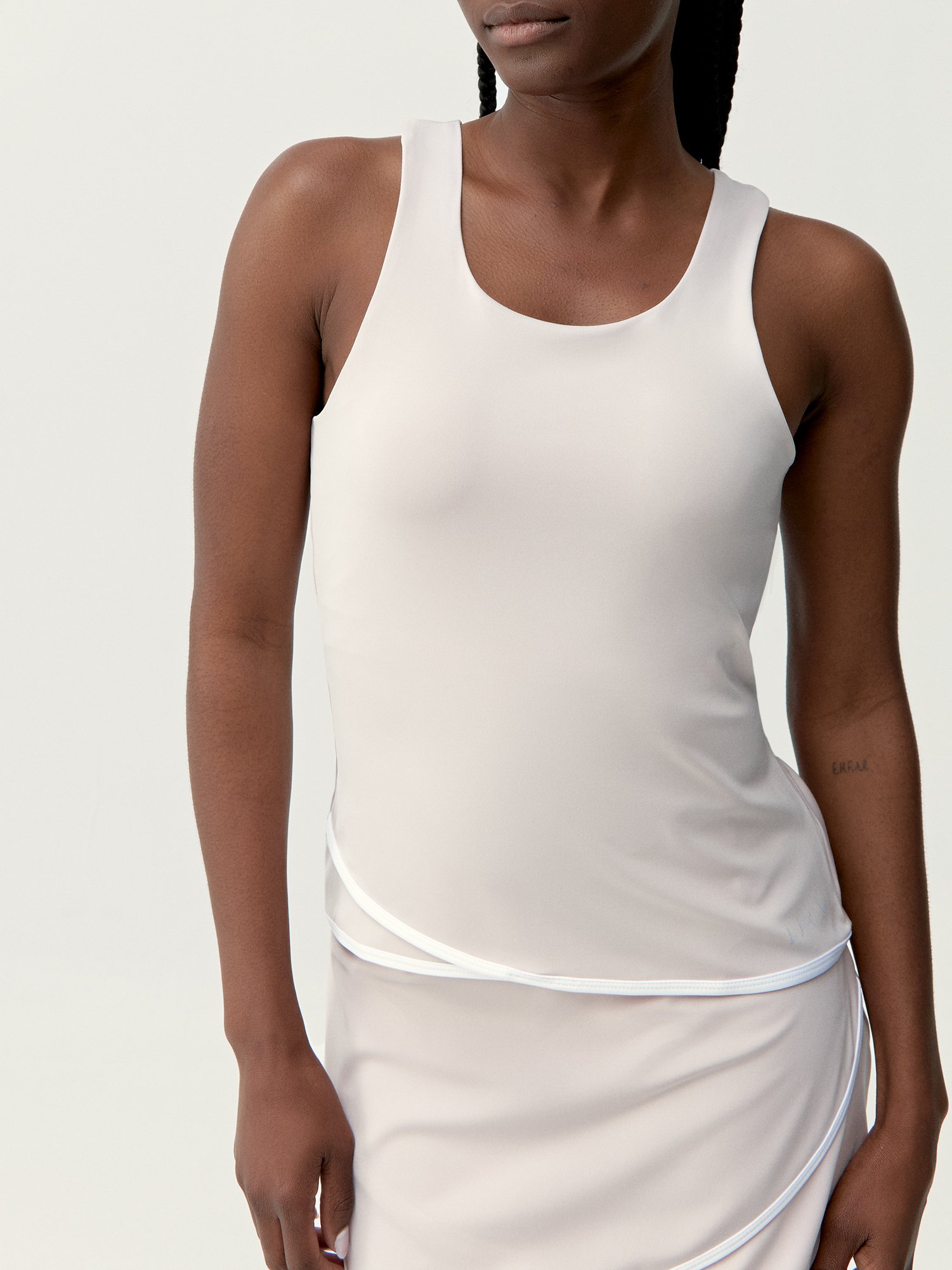 Sleeveless performance sports t-shirt. BORN LIVING YOGA Pink