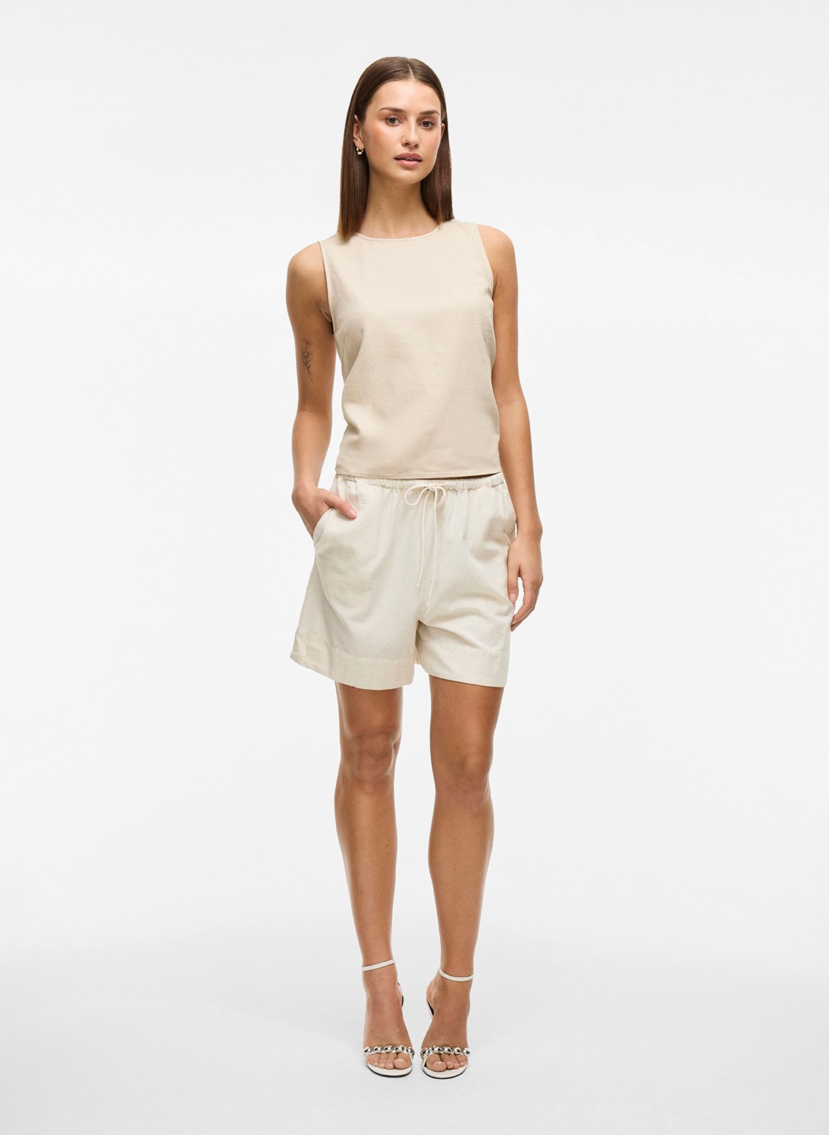 Straight shorts VILA Beige