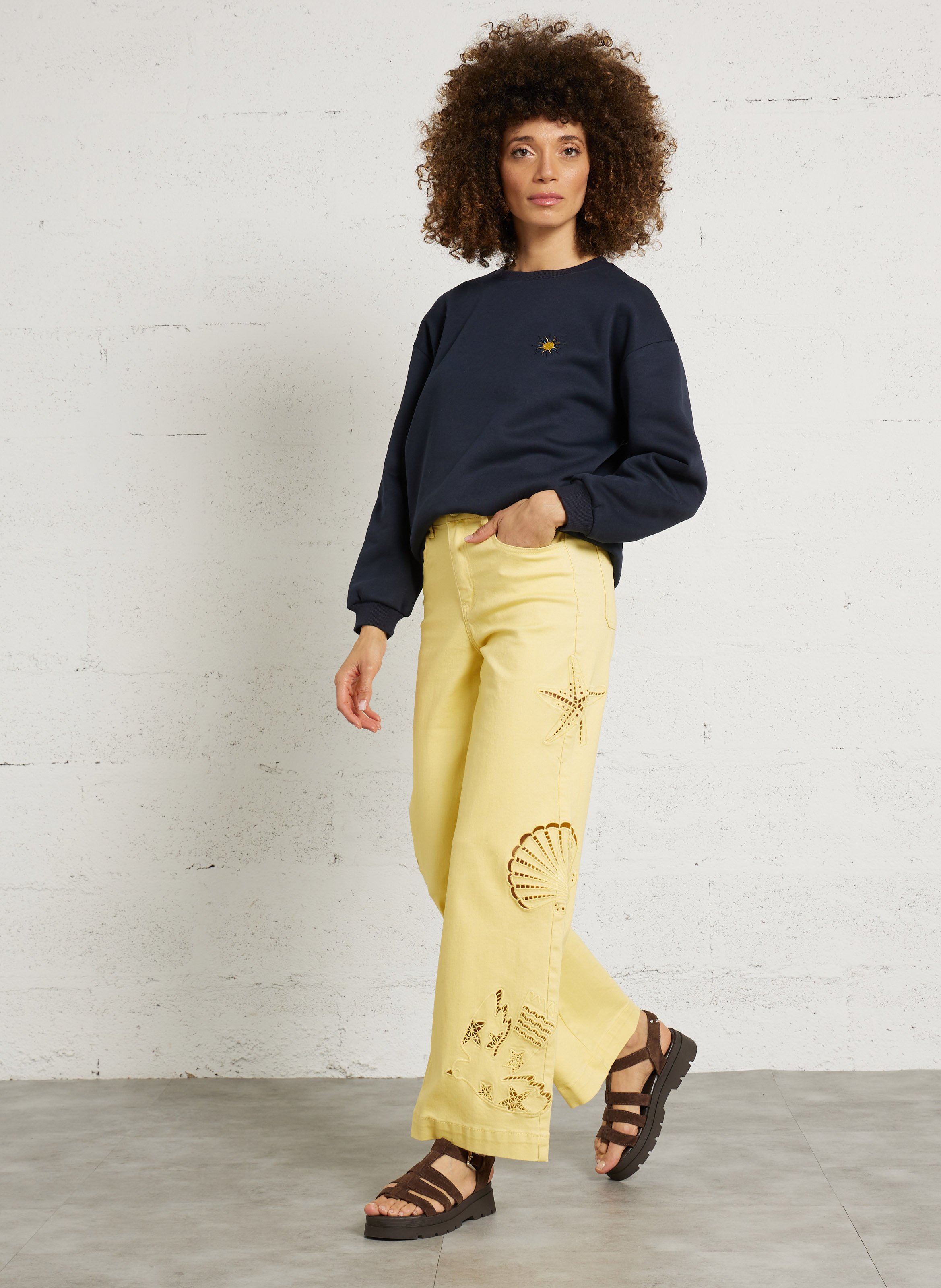 Platte, suède sandalen - Look 1