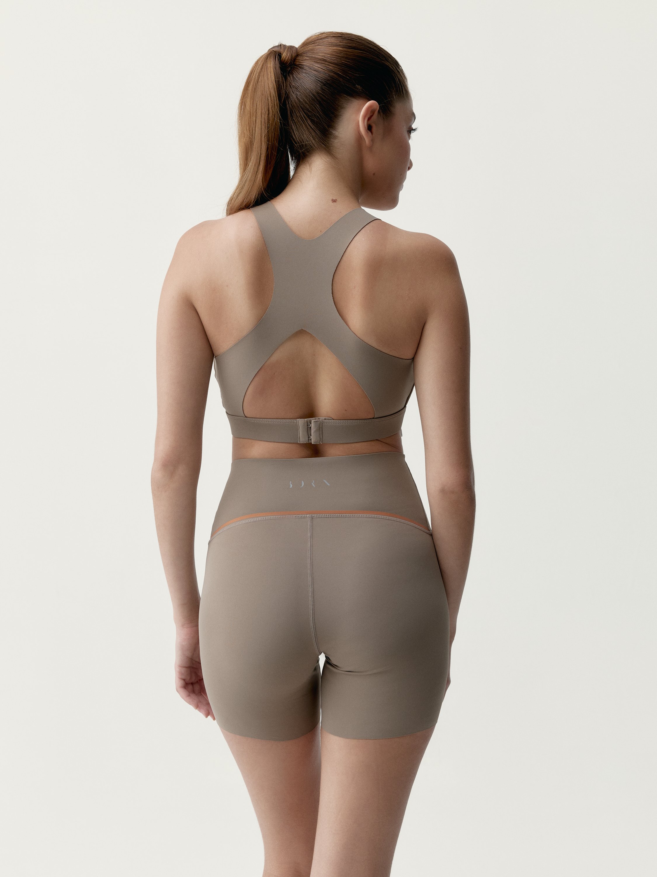 High-Fixation Performance Sports Bra BORN Brown