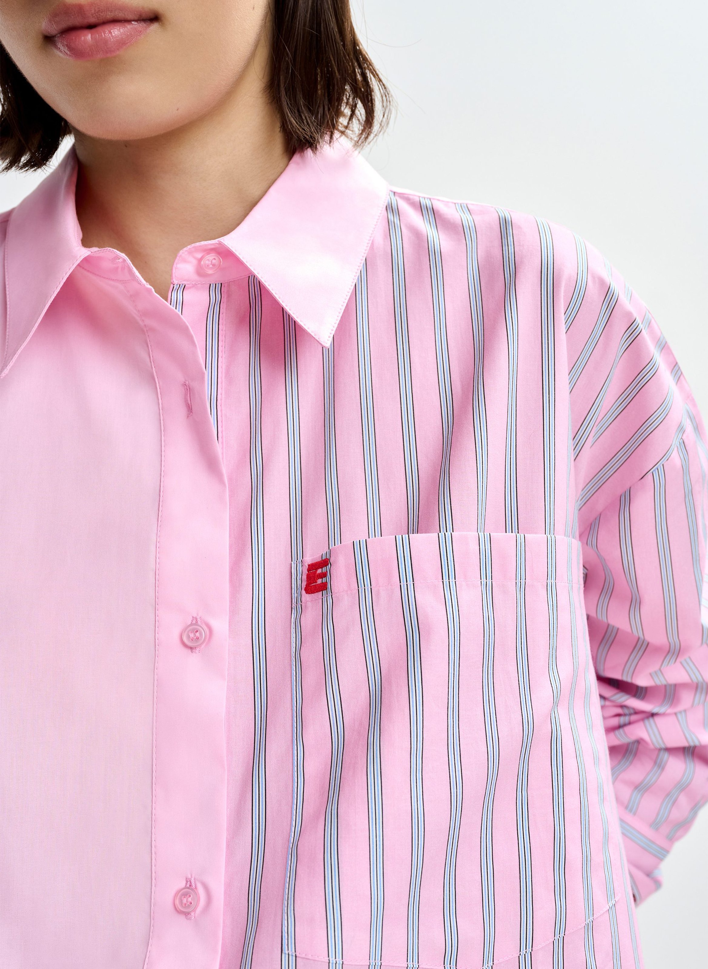 Oversize-Baumwollbluse mit klassischem Kragen und Streifen ESSENTIEL ANTWERP Rosa