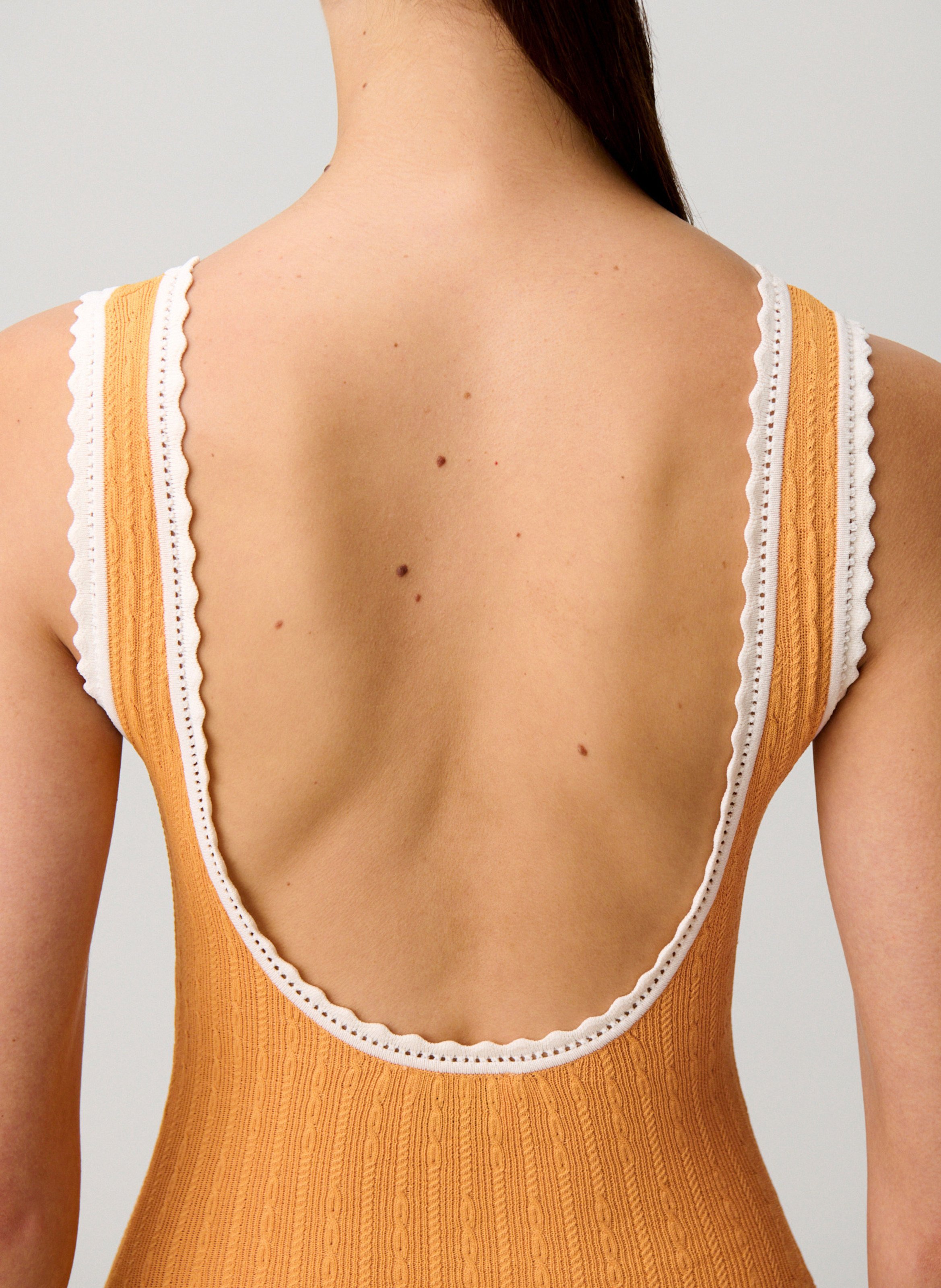 Langes Strickkleid mit Rundhalsausschnitt CLAUDIE PIERLOT Orange