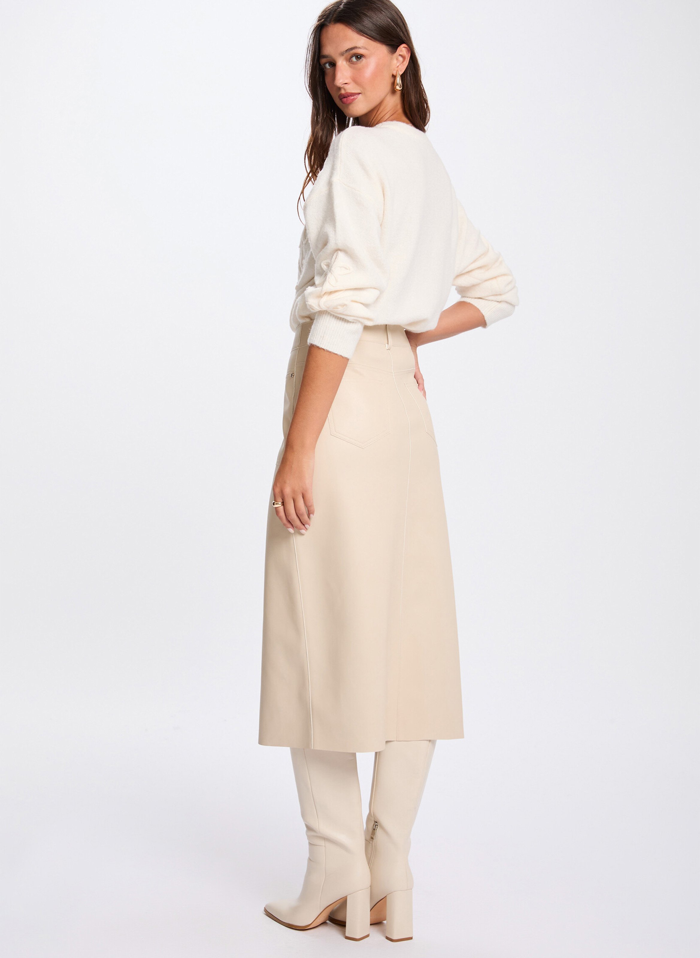 <p>Straight fit round neck top with embroideries</p> MORGAN Beige