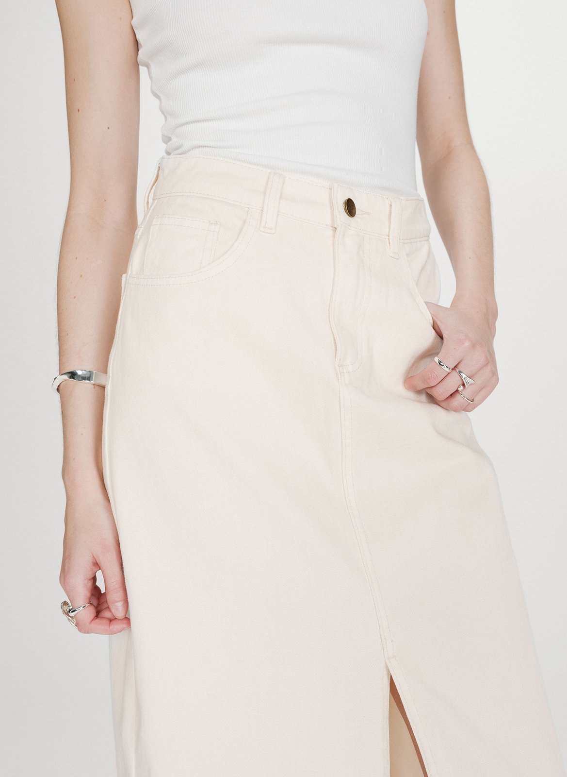<p>Midi denim skirt with a slit</p> GRACE ET MILA White