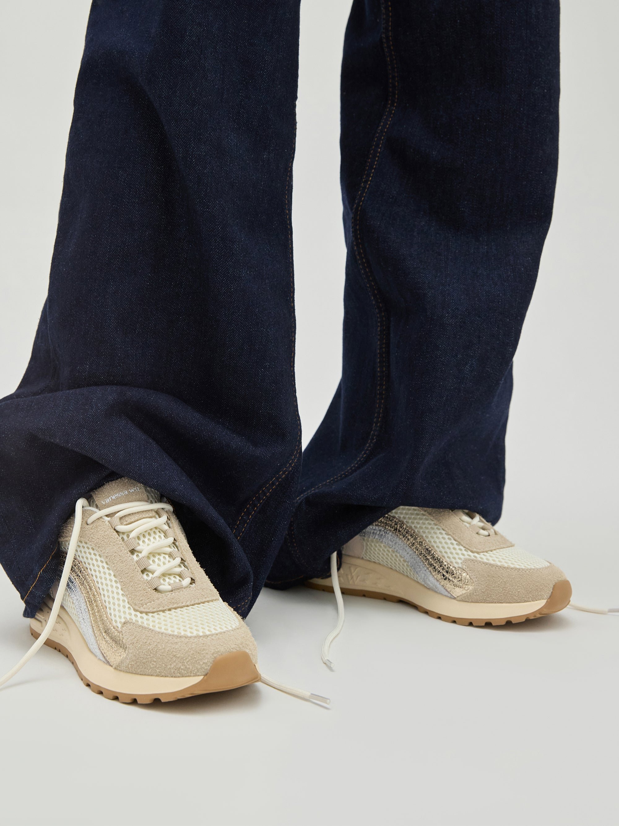 Sneakers with side panels on a sporty sole Beige