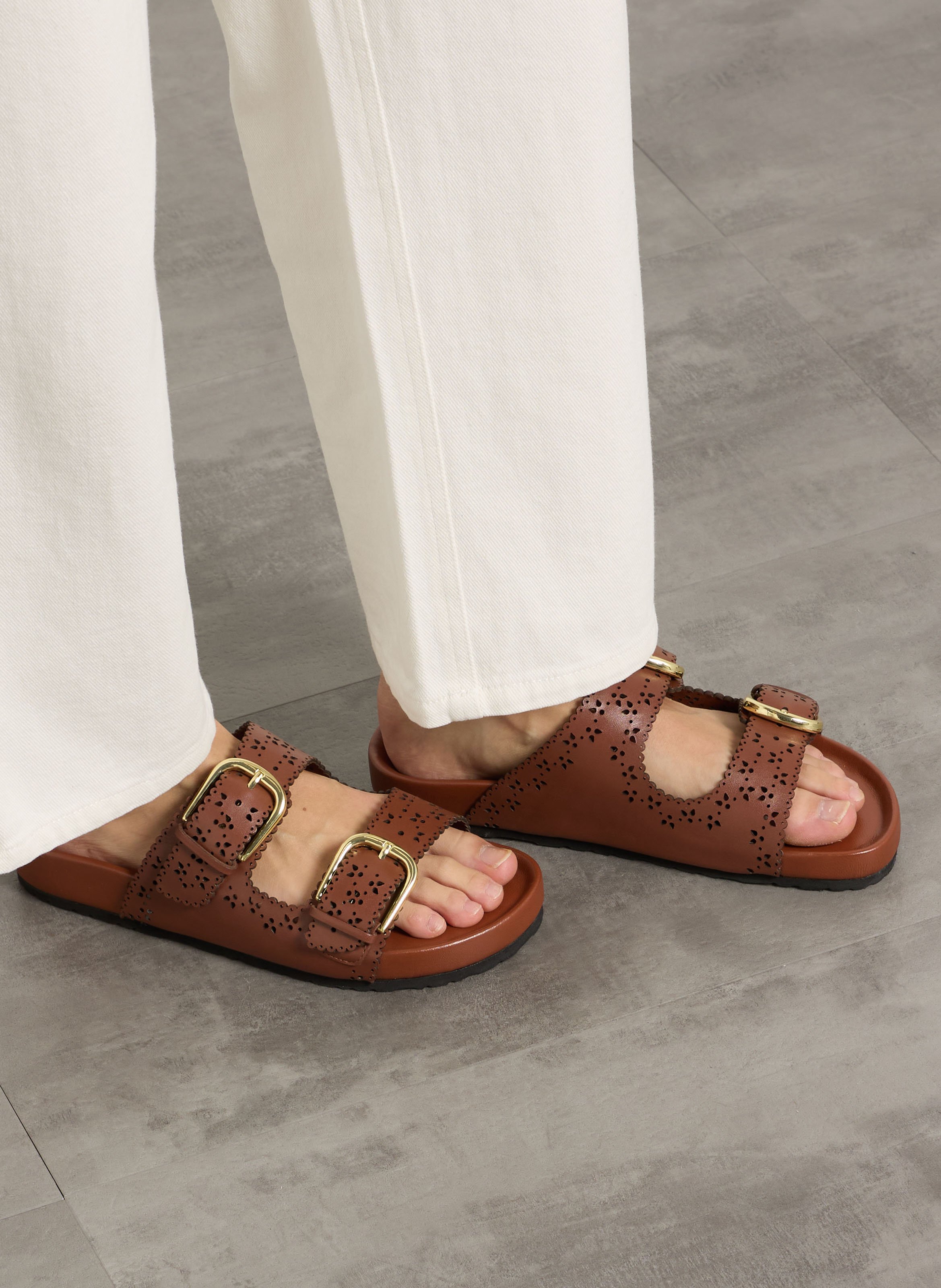 Aouda flat leather sandals PETITE MENDIGOTE Brown