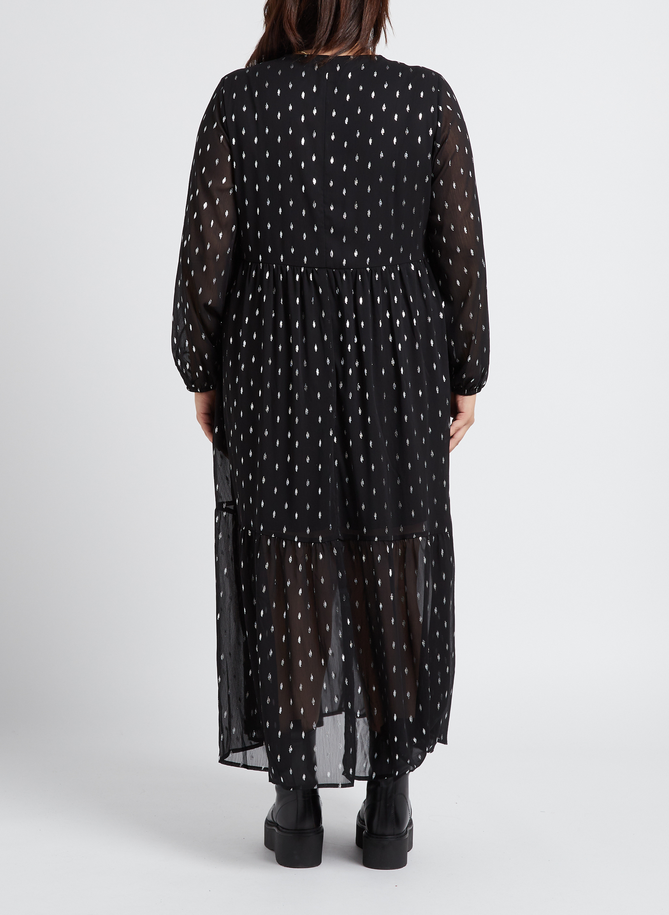 Wijde lange jurk met V-hals EVOKED Zwart