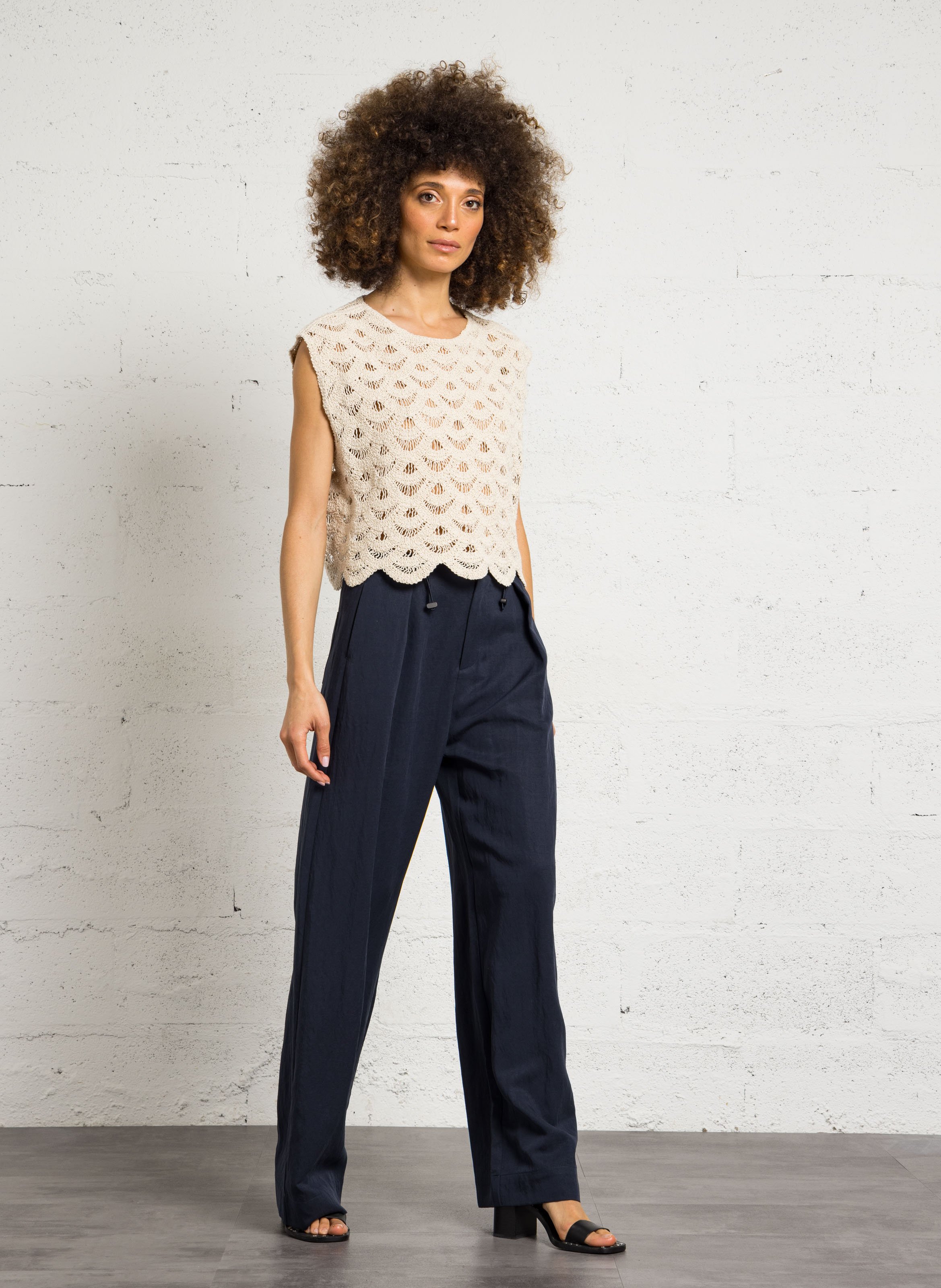 Top sans manches court en crochet THE KORNER Blanc