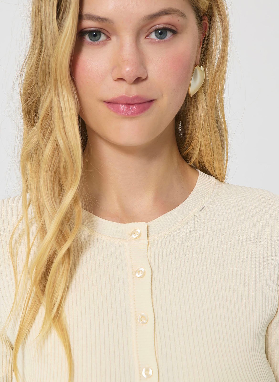 Gilet ajusté col rond en maille TARA JARMON Beige