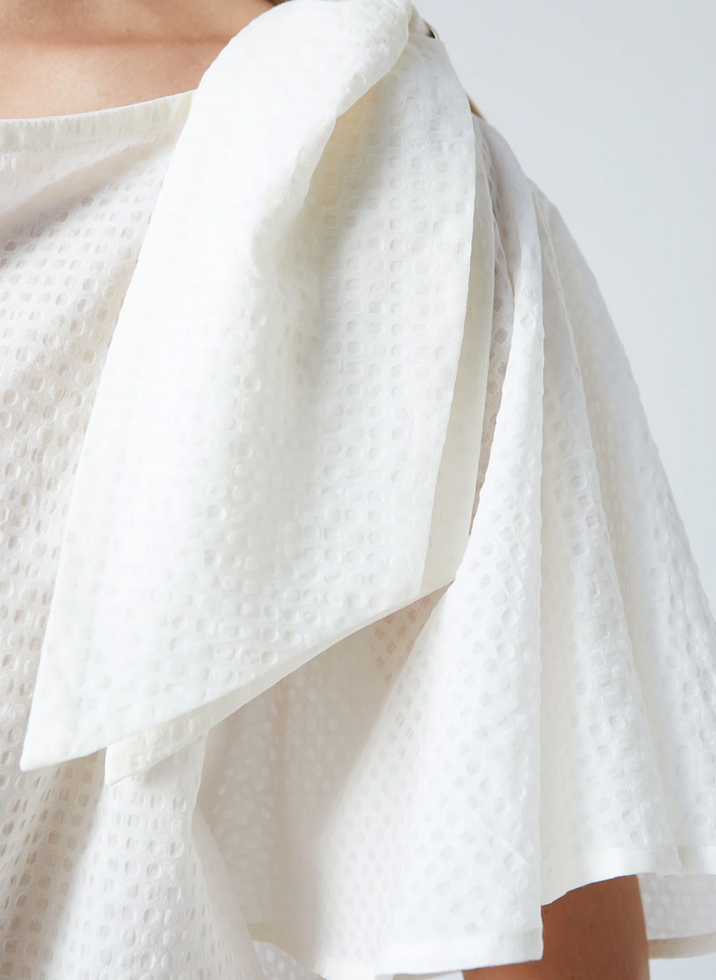 Weit geschnittenes Baumwoll-Top THE LABEL EDITION Weiss