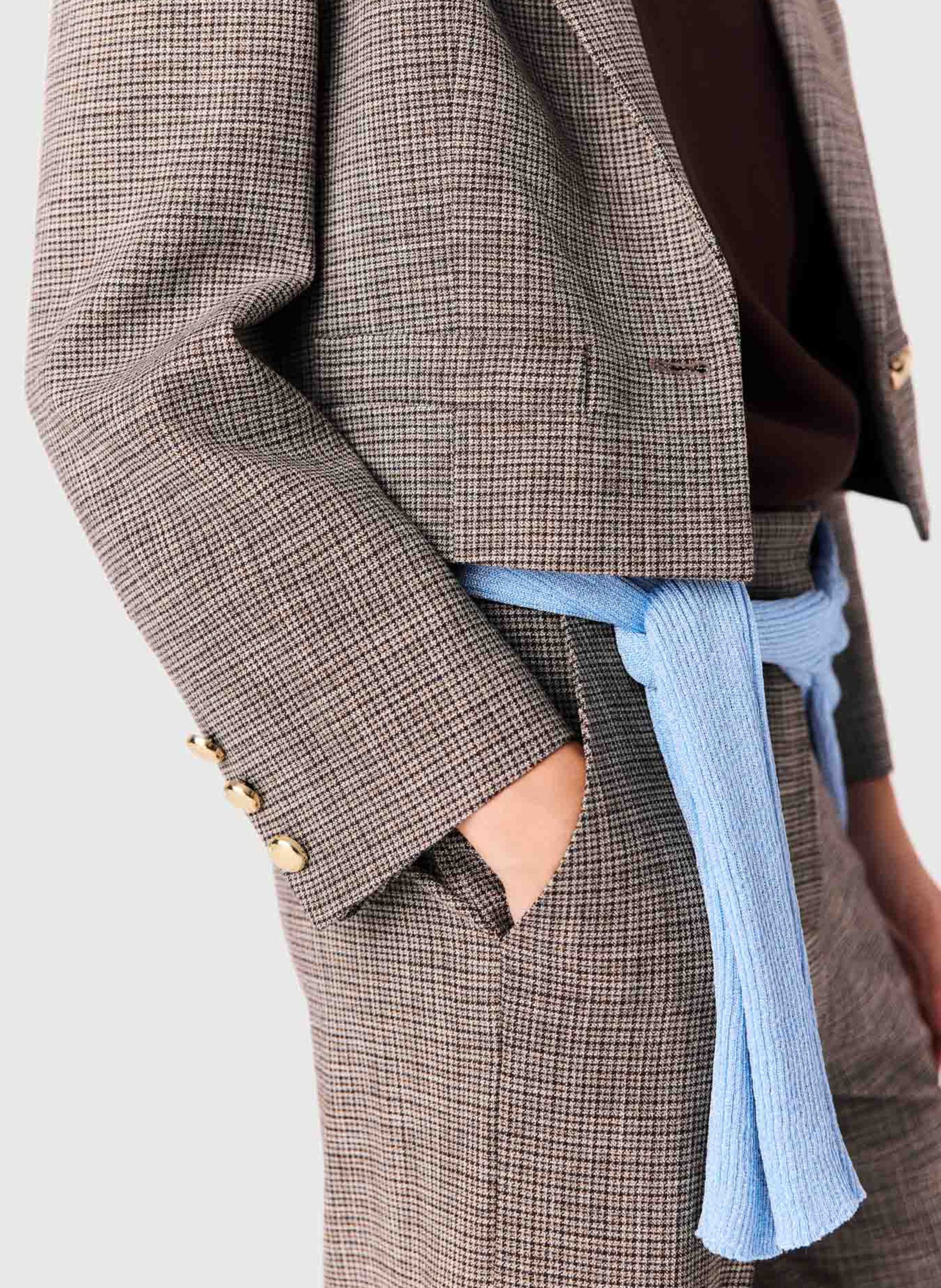 Korte getailleerde blazer met klassieke kraag MAJE Bruin