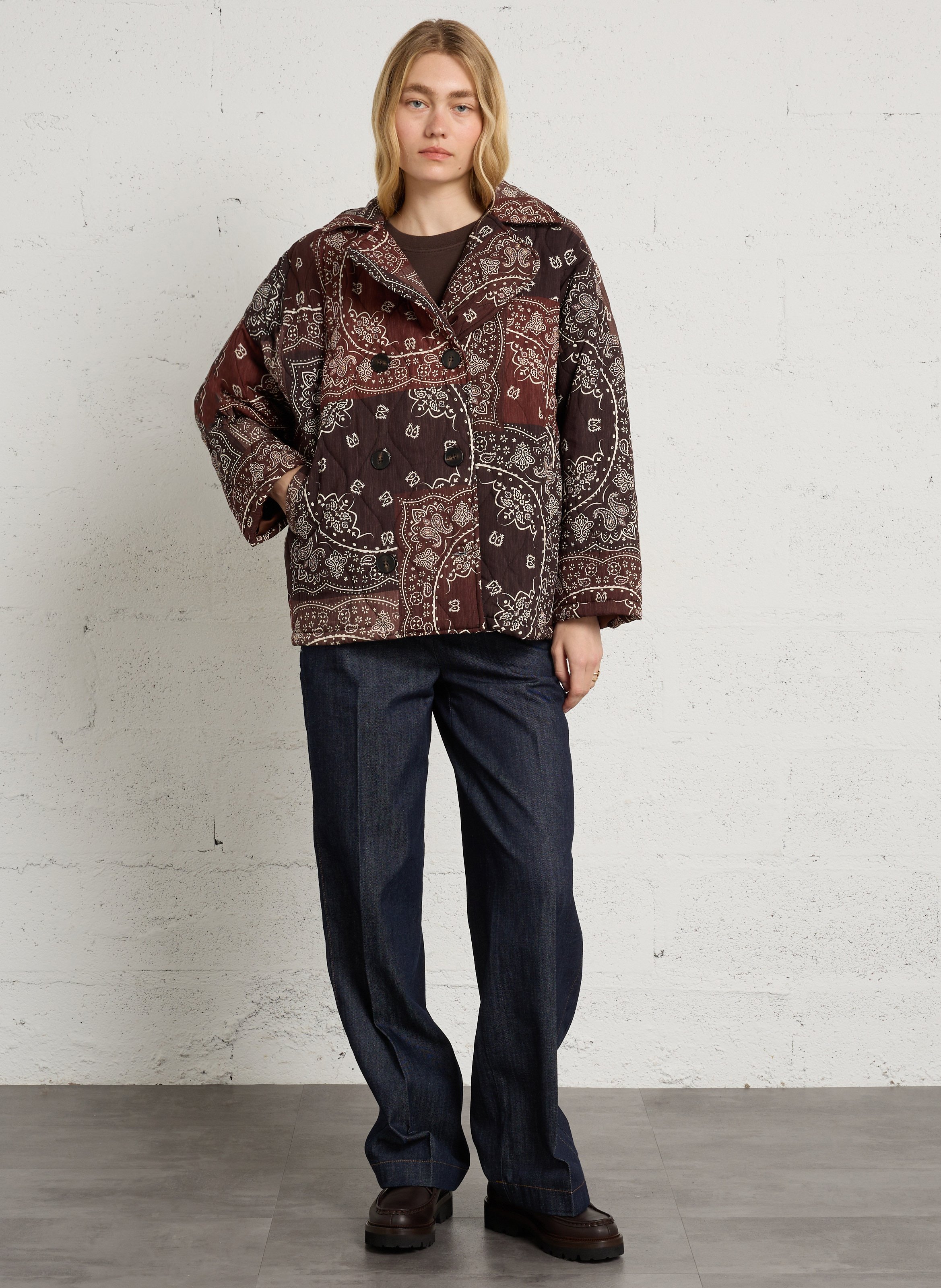 Weit geschnittene Jacke mit Reverskragen und Print AOKYANOS Braun