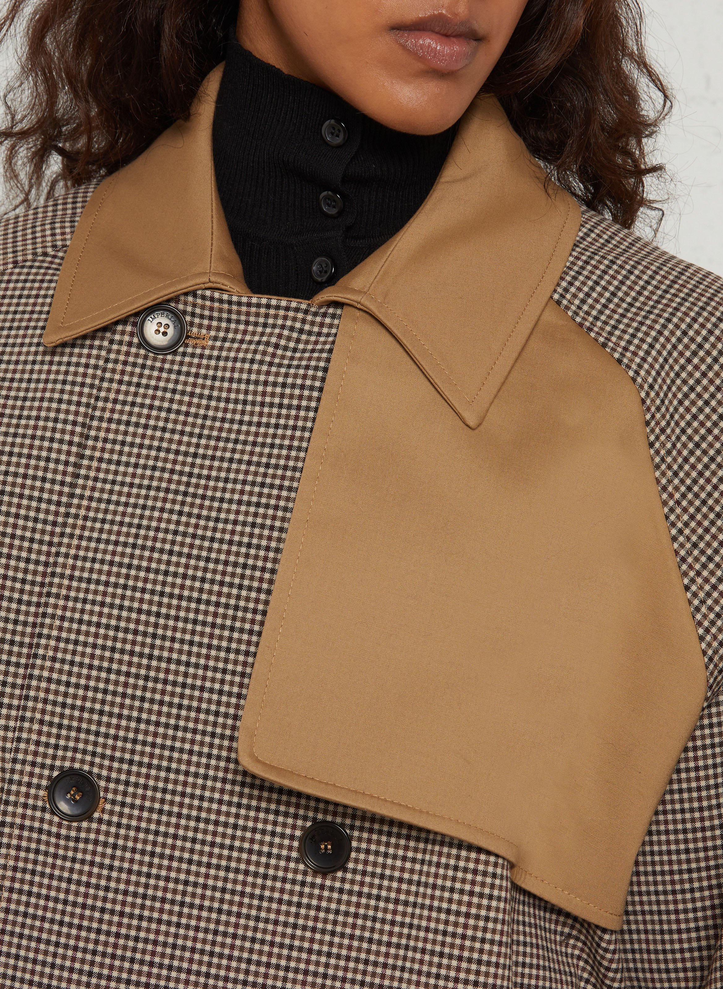 Kurzer karierte Trenchcoat IMPERIAL Beige