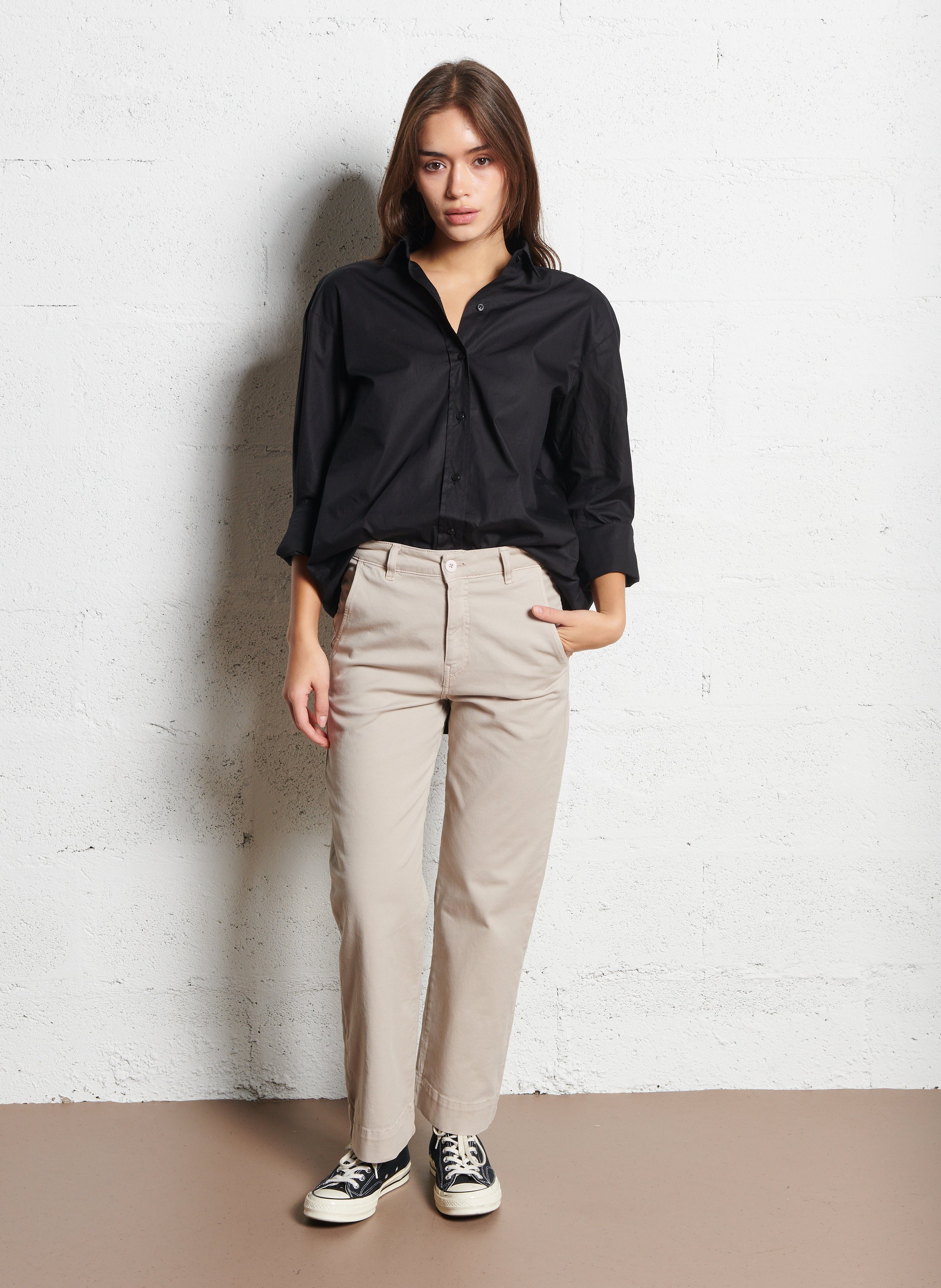 Ruimvallende, katoenen blouse met klassieke kraag ACQUAVERDE Zwart