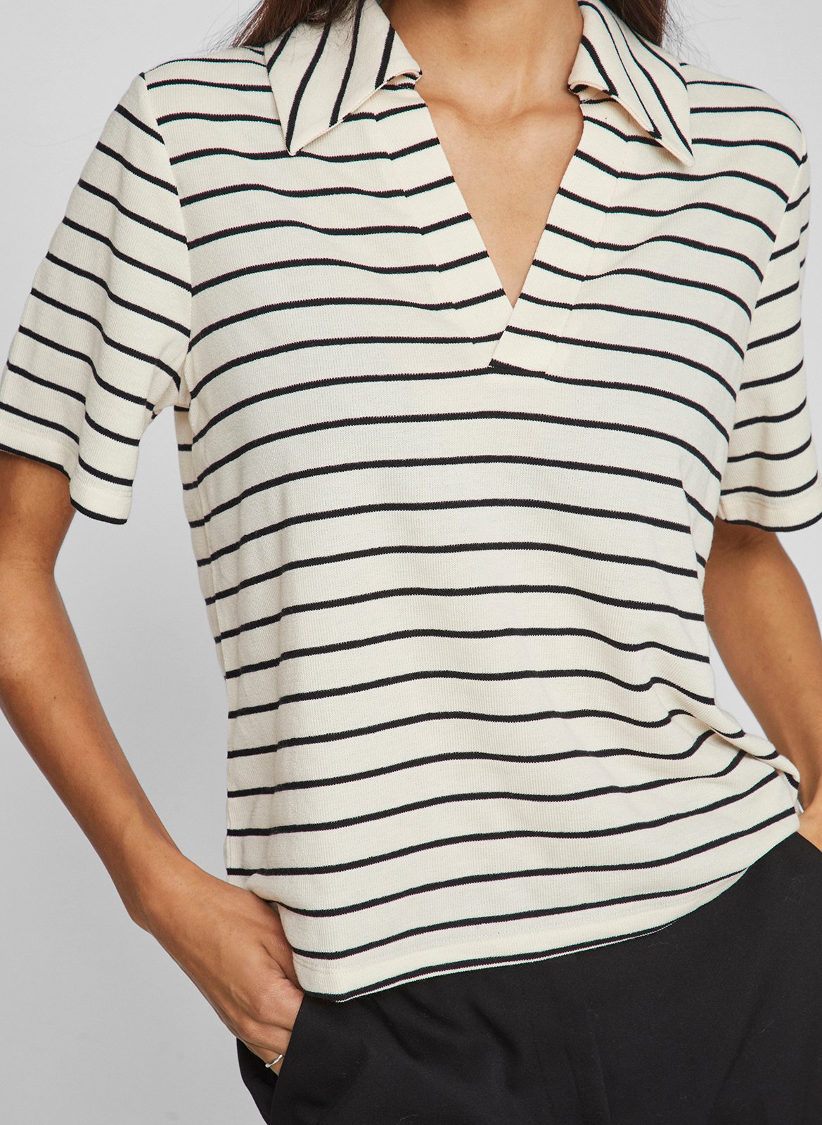 Top ample manches courtes rayé VILA Gris