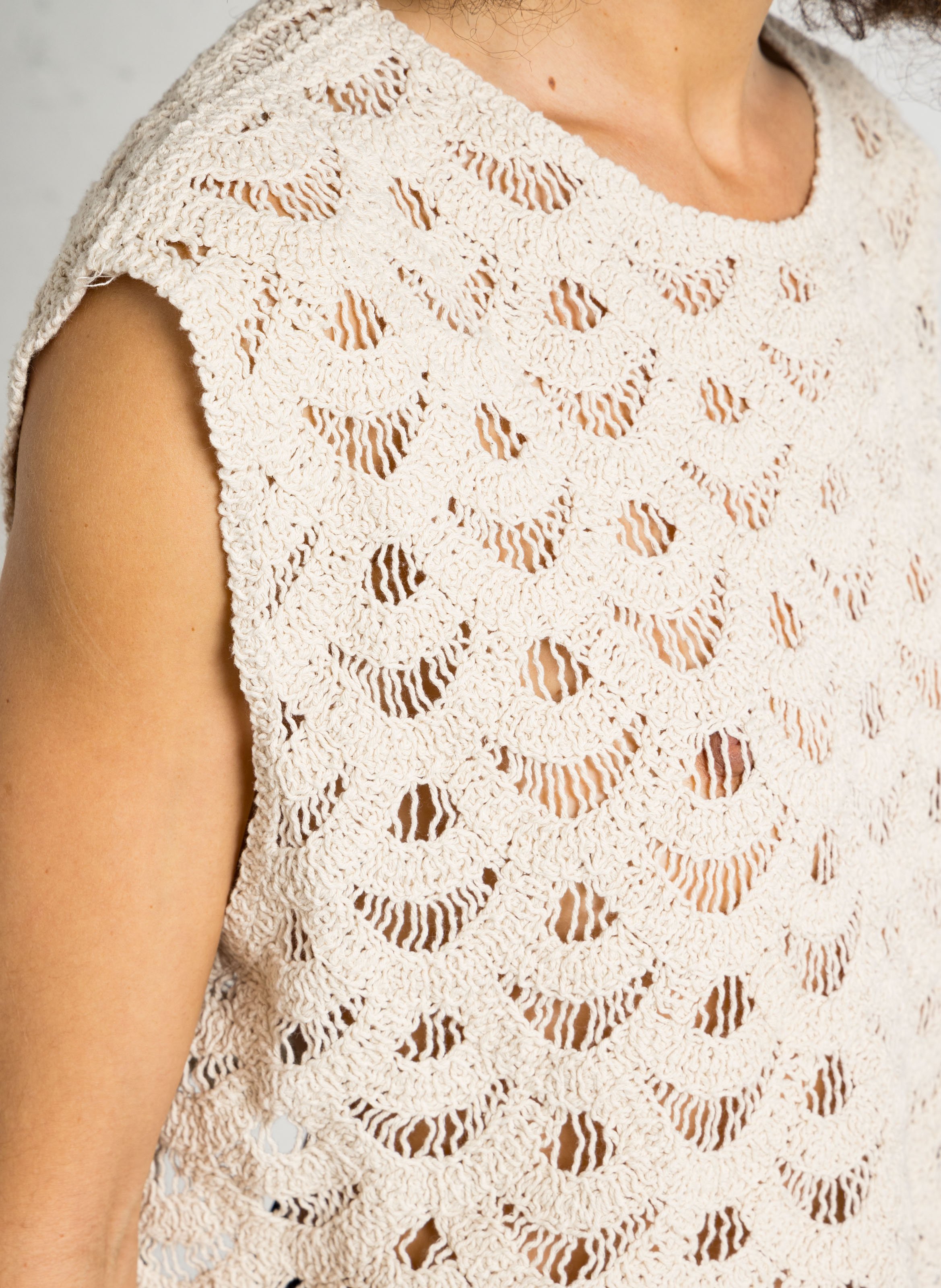 Top sans manches court en crochet THE KORNER Blanc