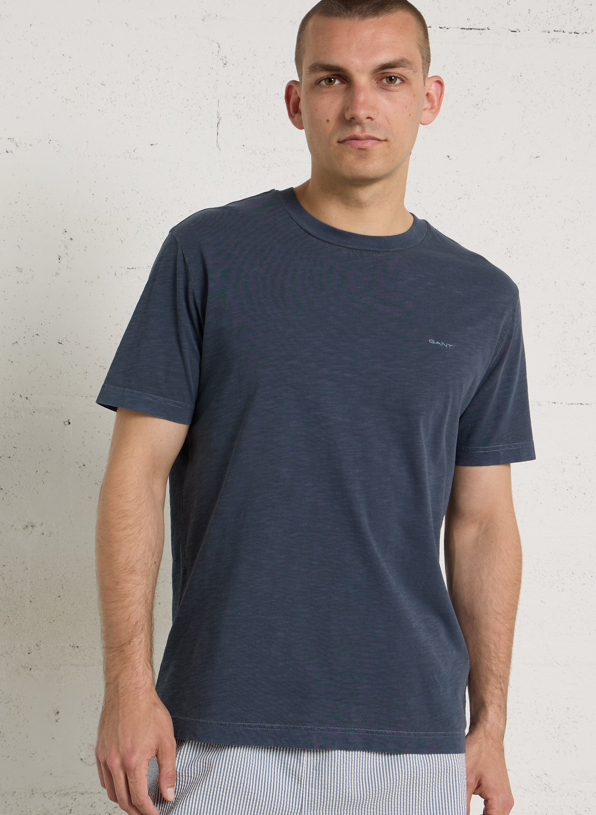 Staright embroidered round-neck cotton T-shirt GANT Blue