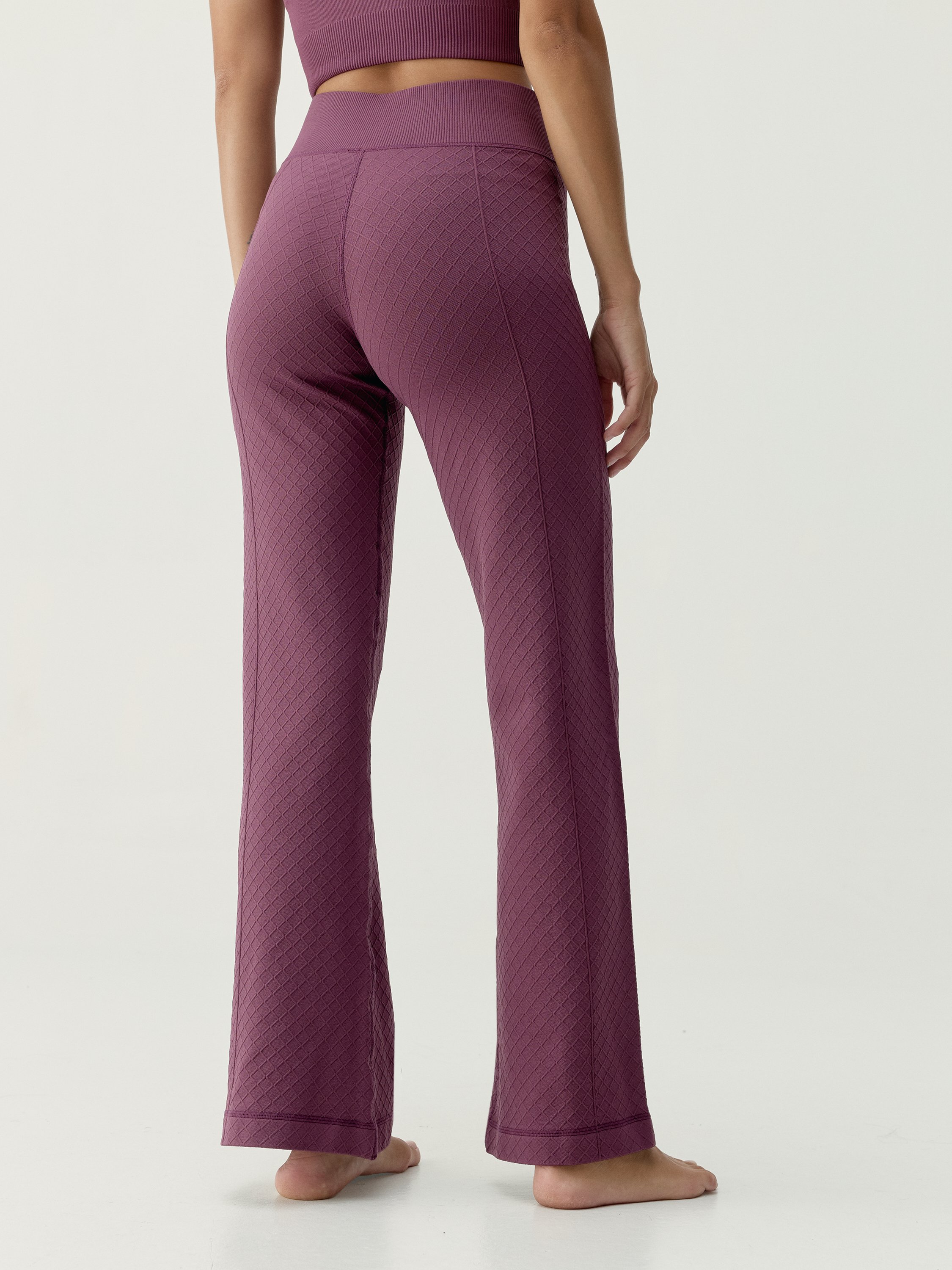 Women's sports leggings with a shaping effect BORN Red