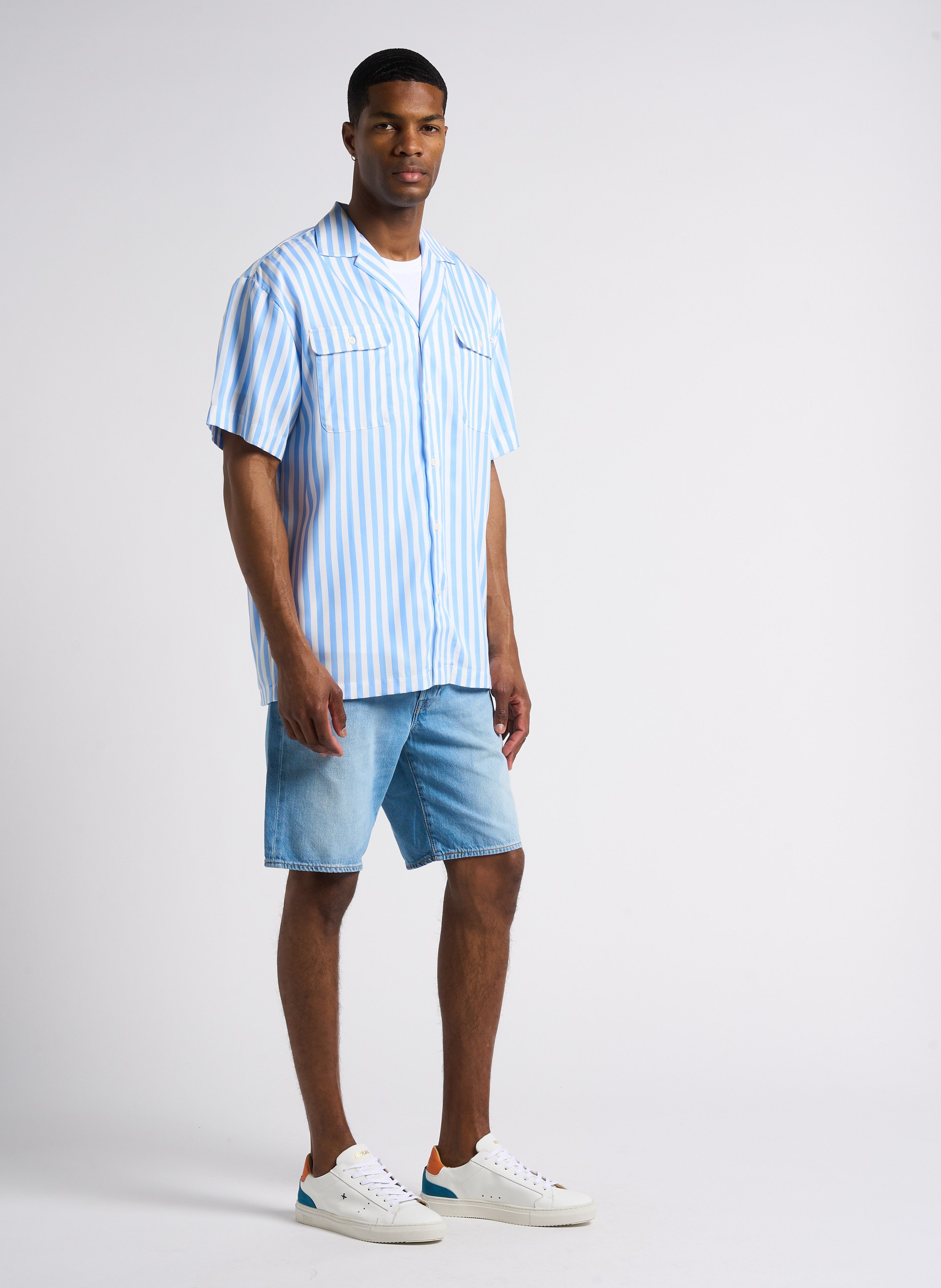 Striped loose-fit shirt with classic collar Blue