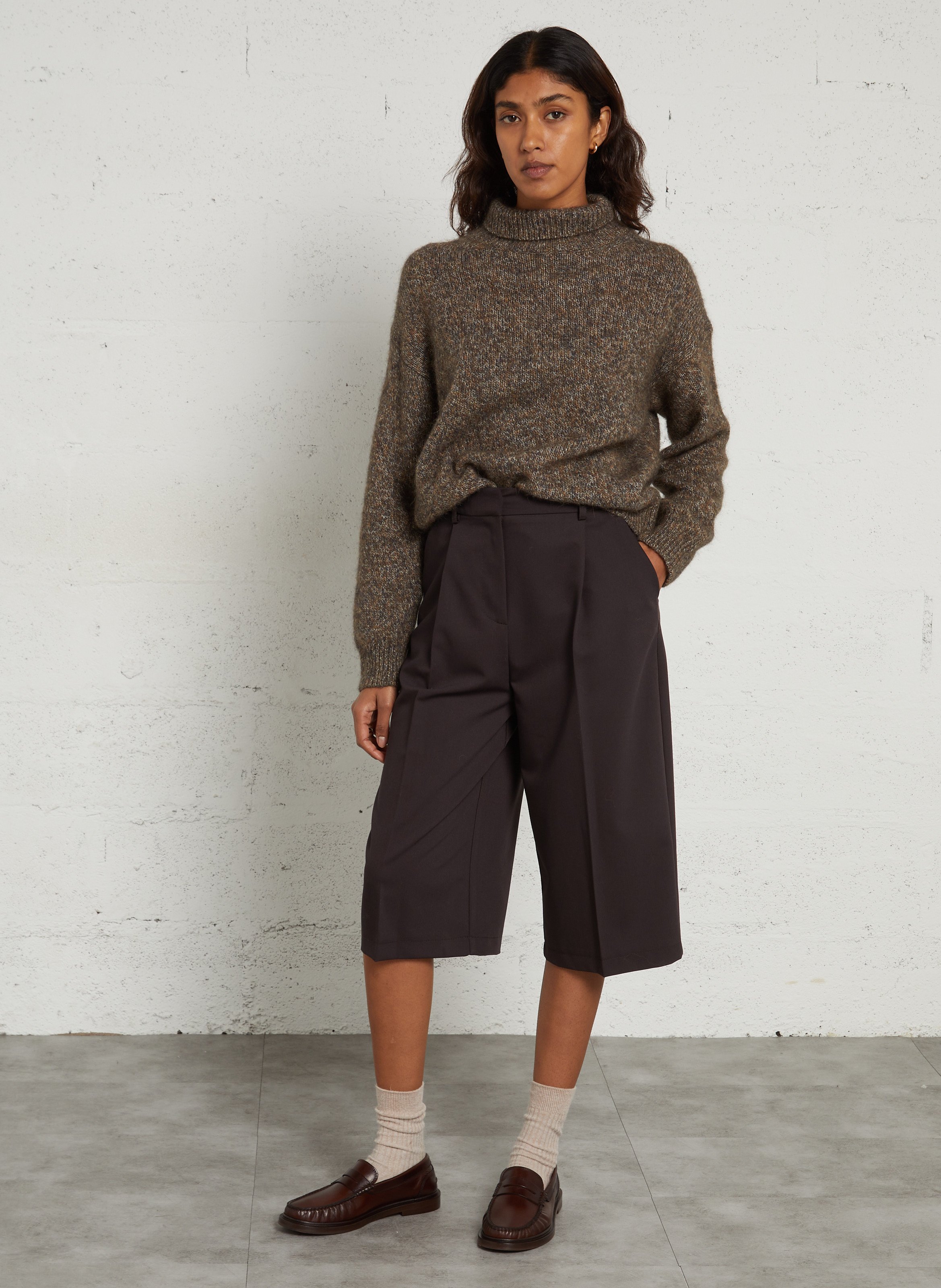 Gerade geschnittene, weite Bundfalten-Bermudashorts IMPERIAL Braun