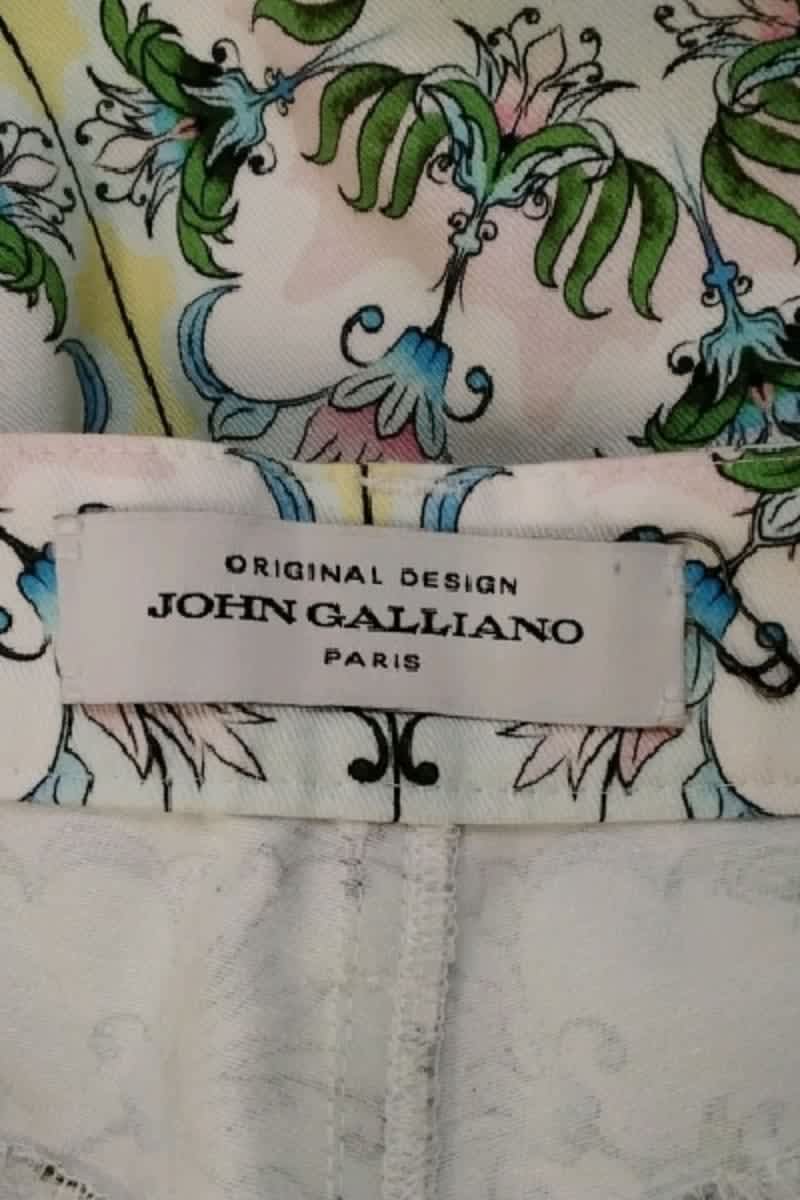 . JOHN GALLIANO - SECONDE MAIN White