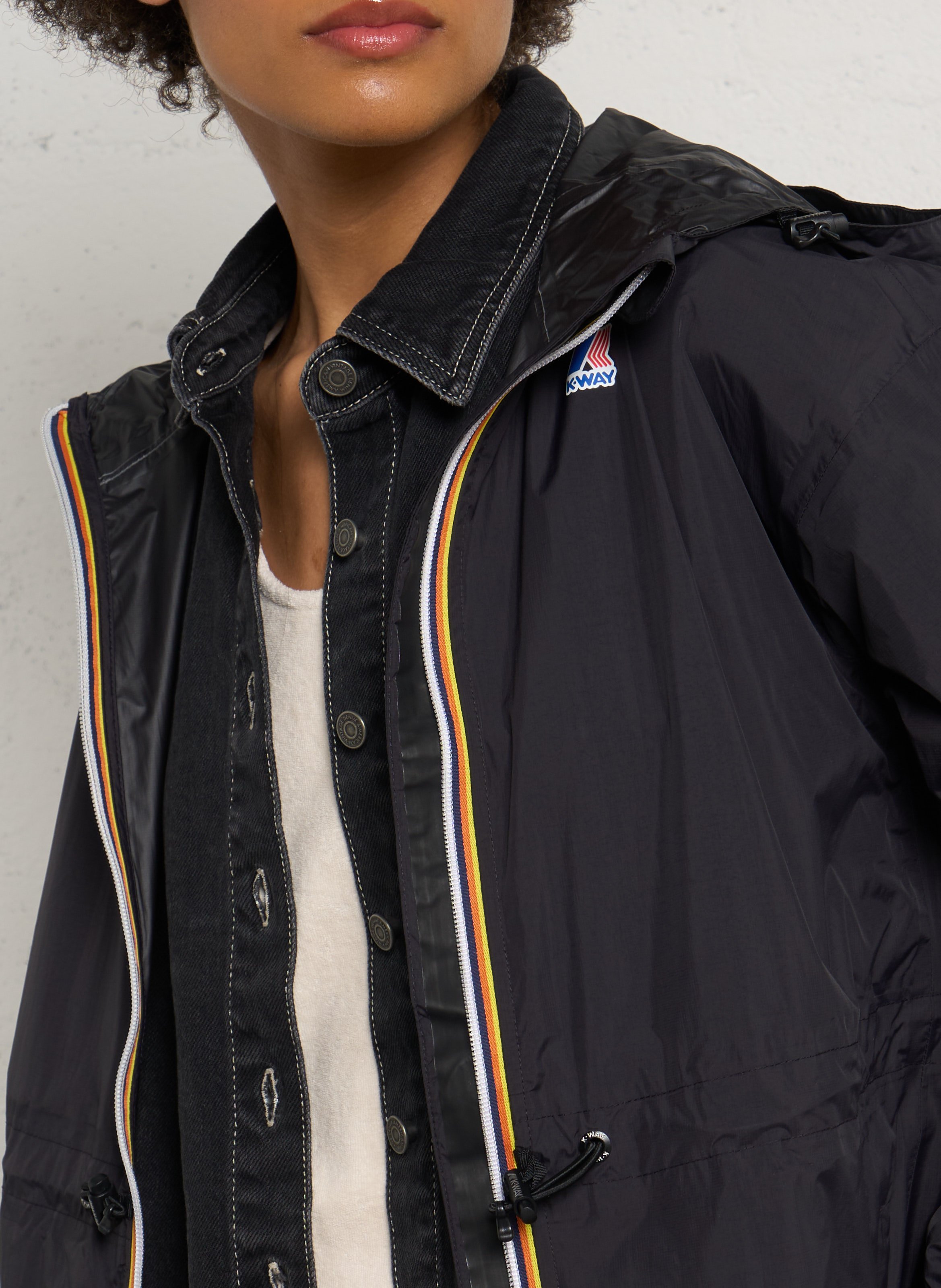 Windbreaker Jacke mit Kapuze in mittlerer Länge K-WAY Schwarz