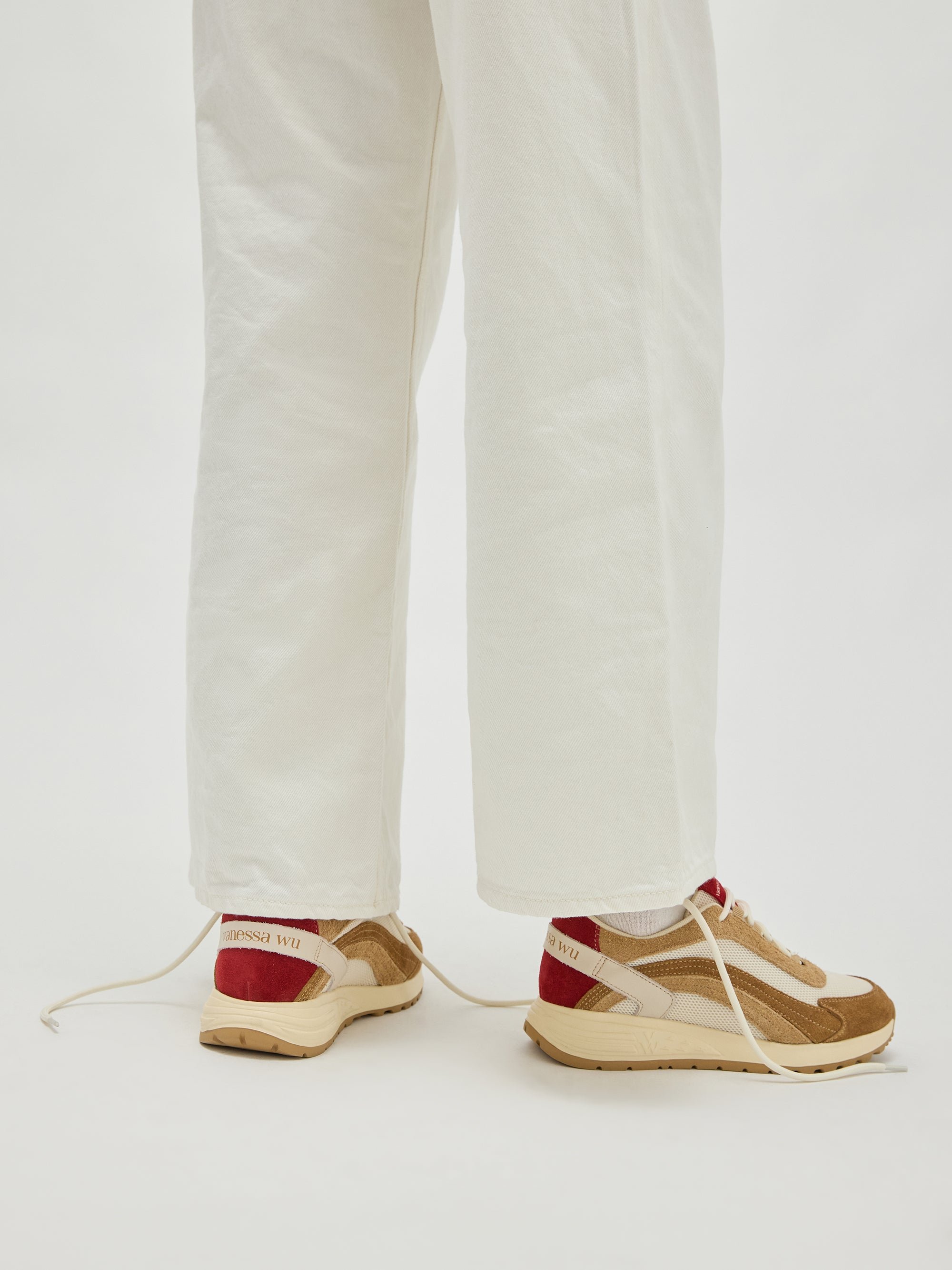 Sneakers with side panels on a sporty sole Brown