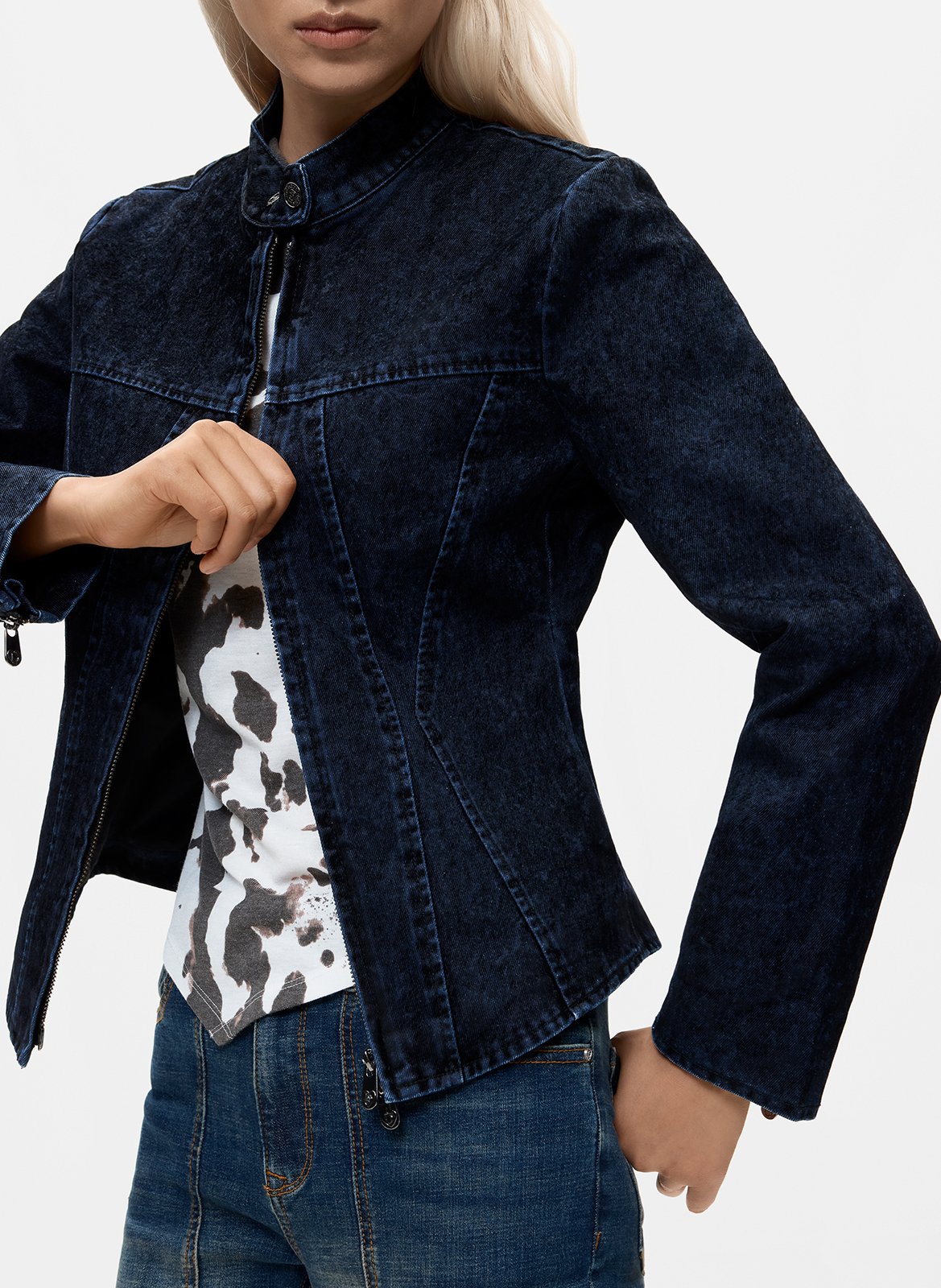 Rechte jas met opstaande kraag van katoenen denim. DESIGUAL Zwart