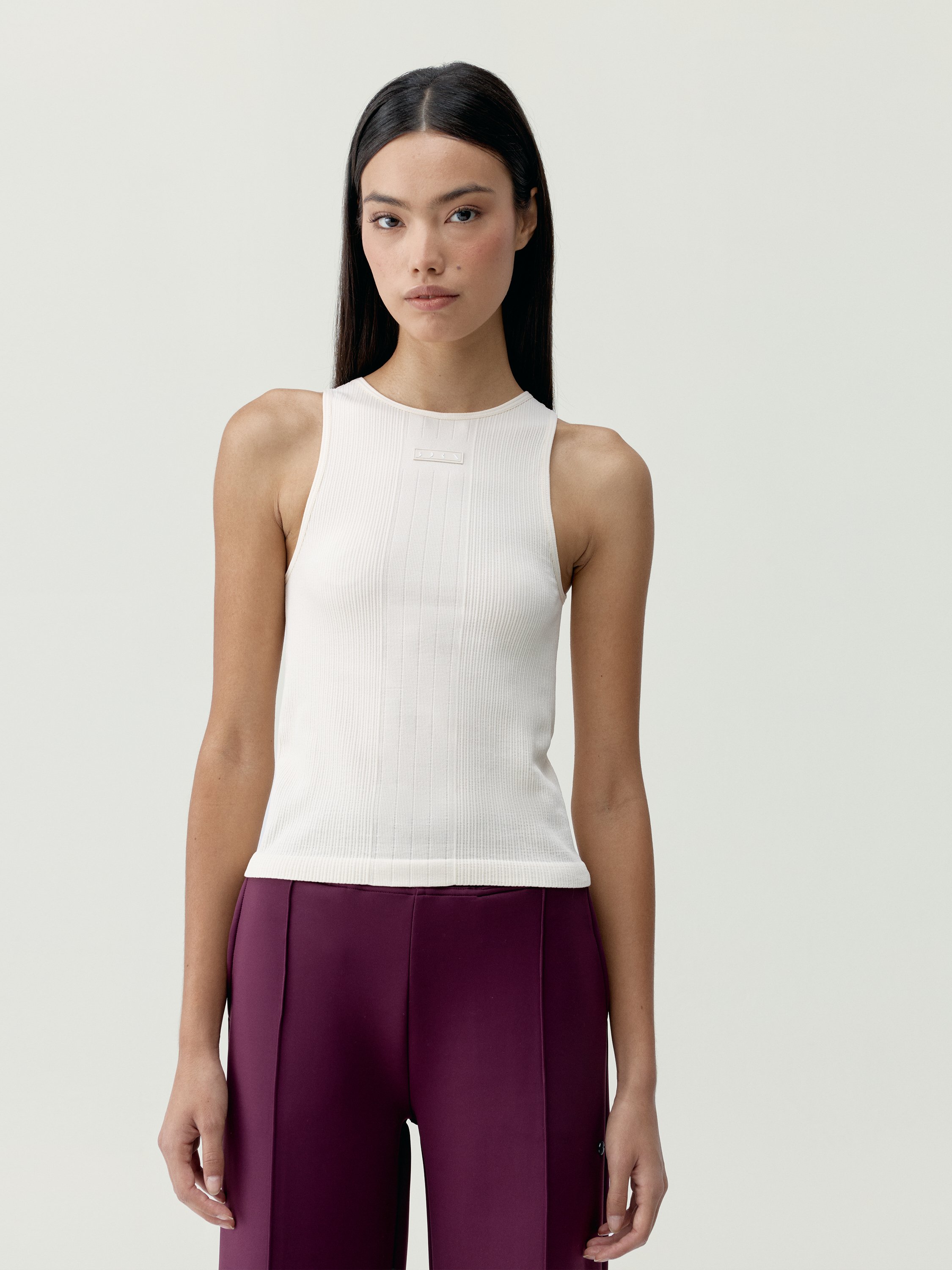 Seamless sleeveless sports t-shirt BORN Beige