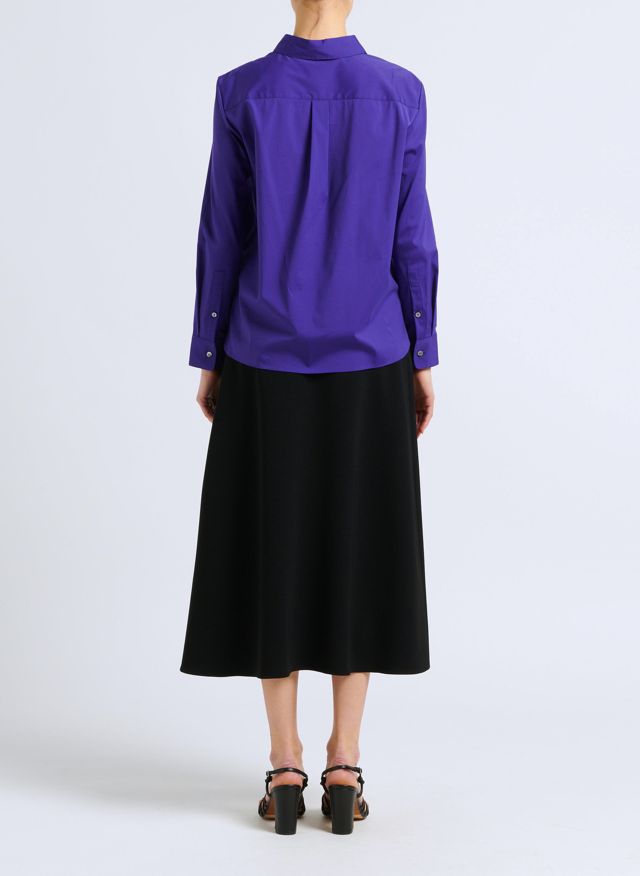 Falda midi evasé de tallé alto THEORY Negro