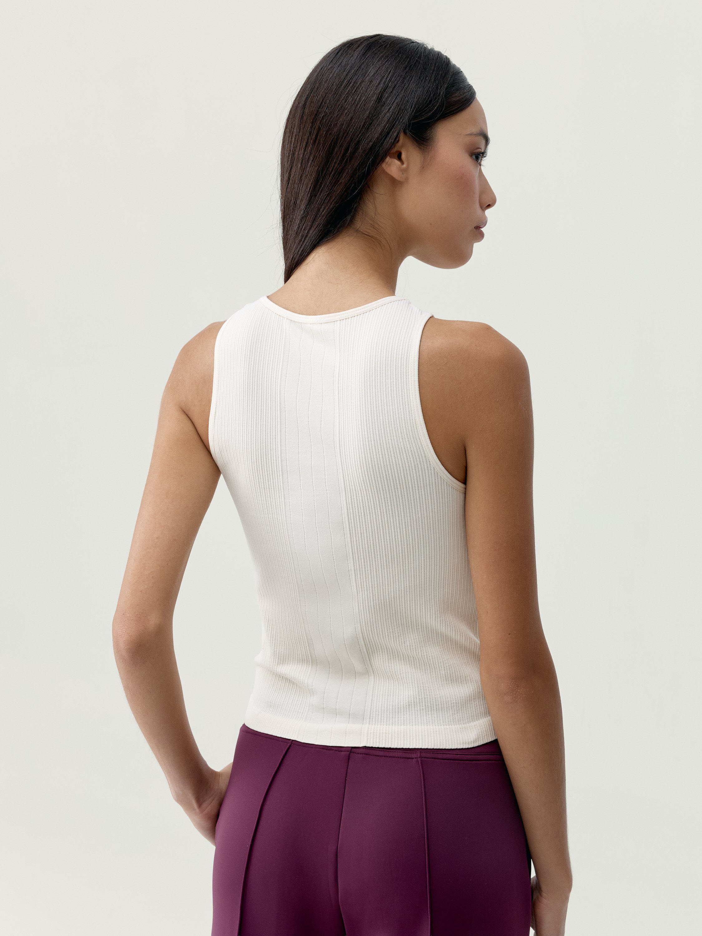 Seamless sleeveless sports t-shirt BORN Beige
