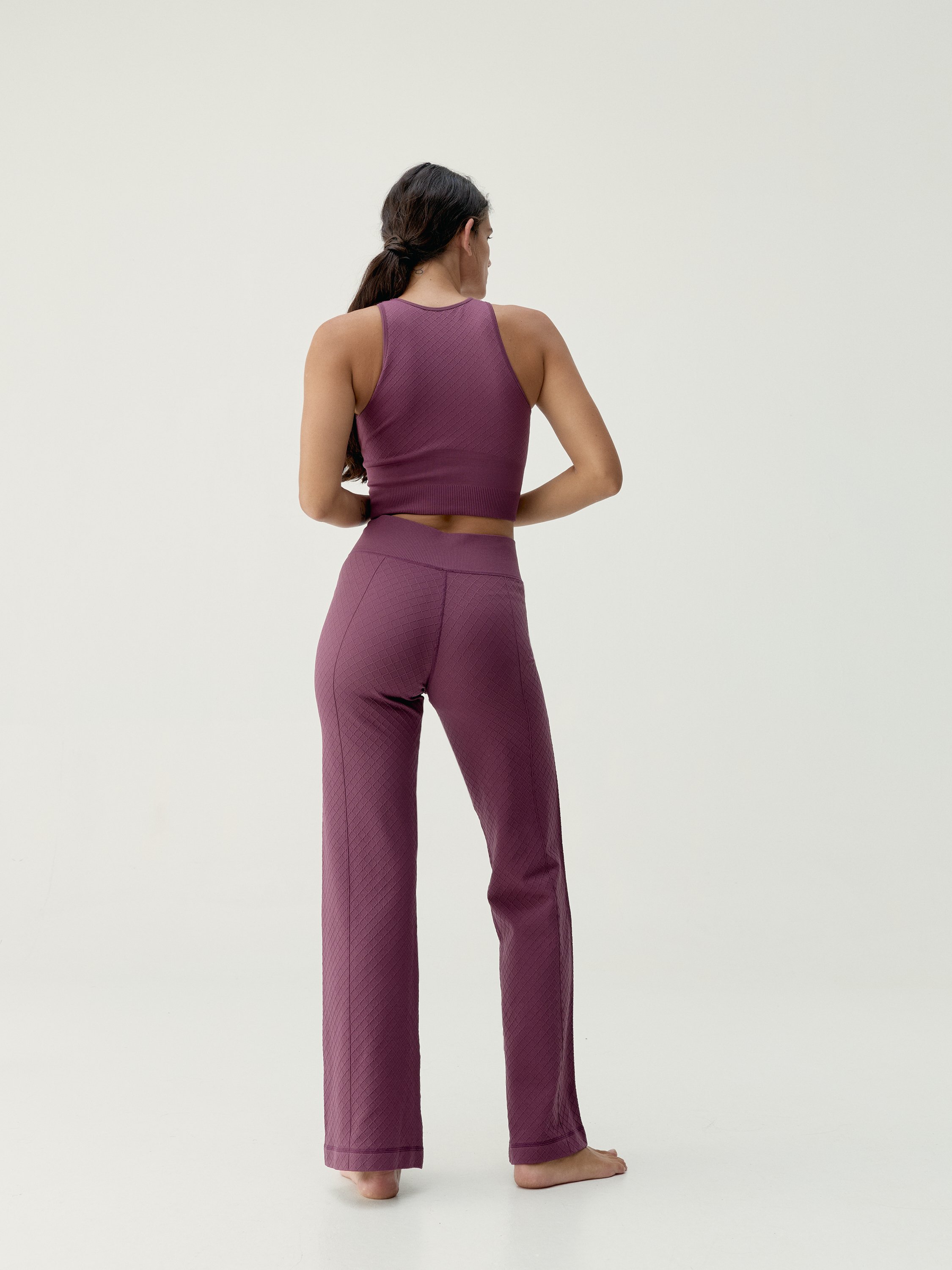 Women's sports leggings with a shaping effect BORN Red