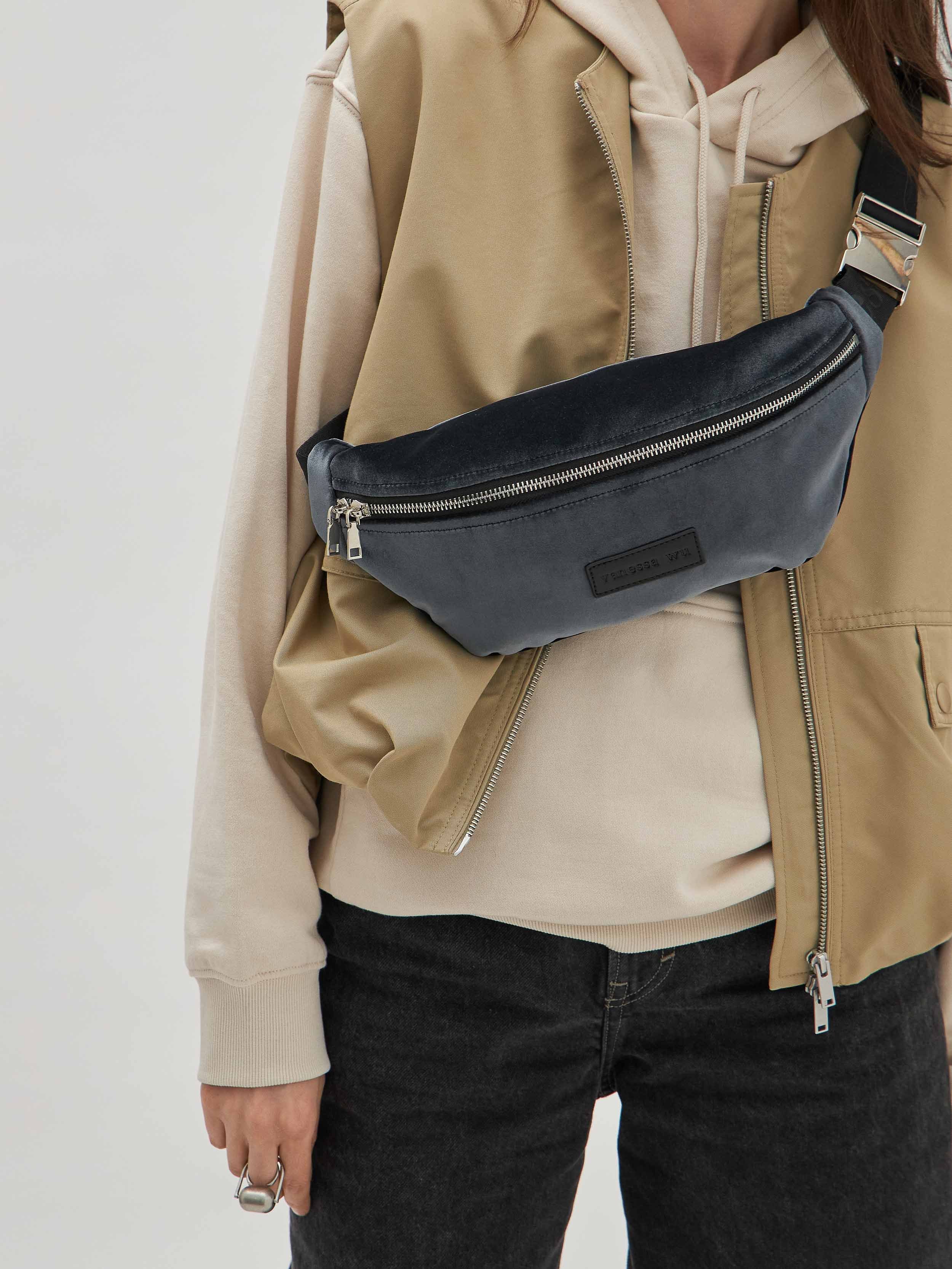 Sac banane en velours VANESSA WU Bleu