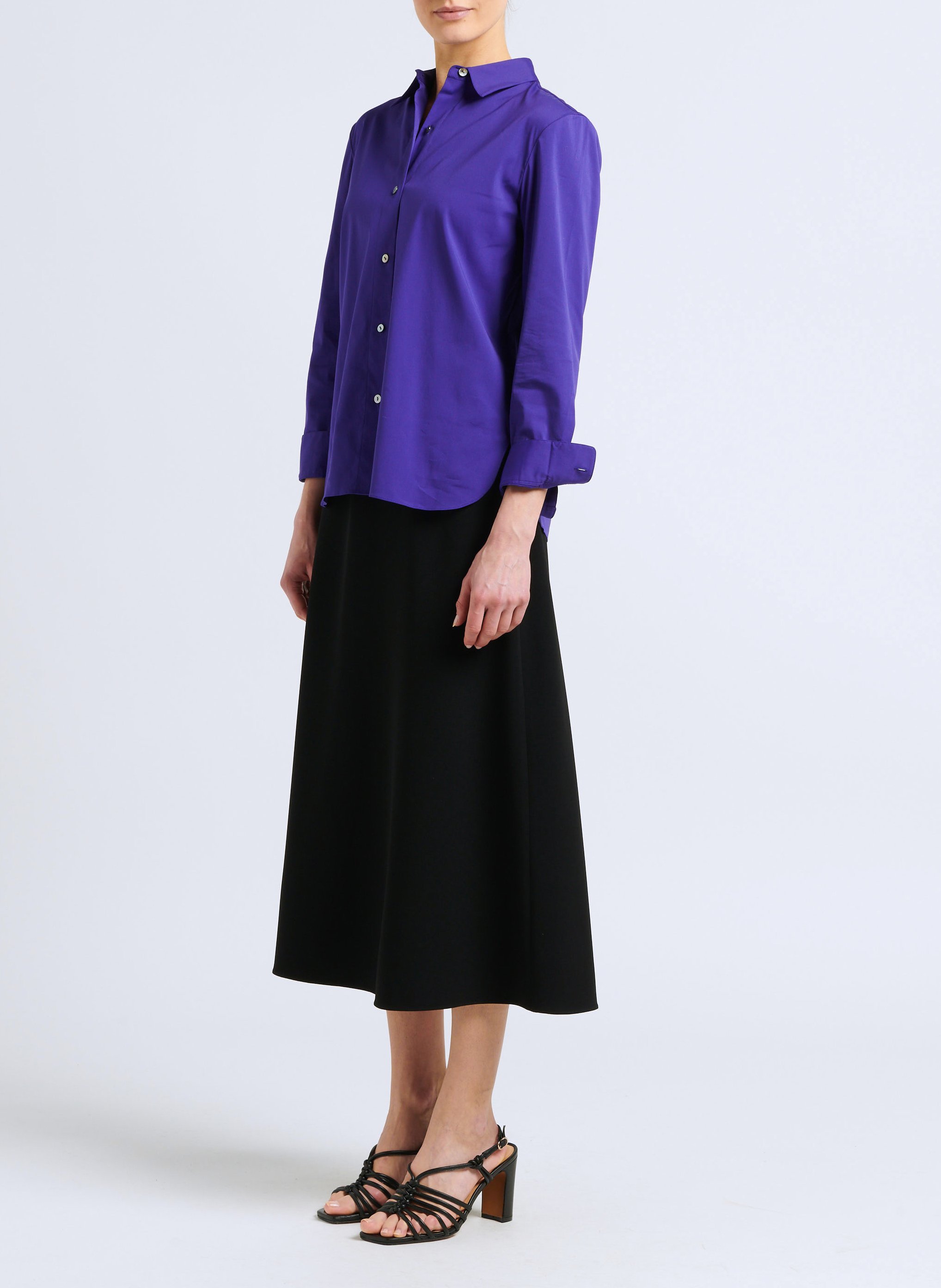 Falda midi evasé de tallé alto THEORY Negro