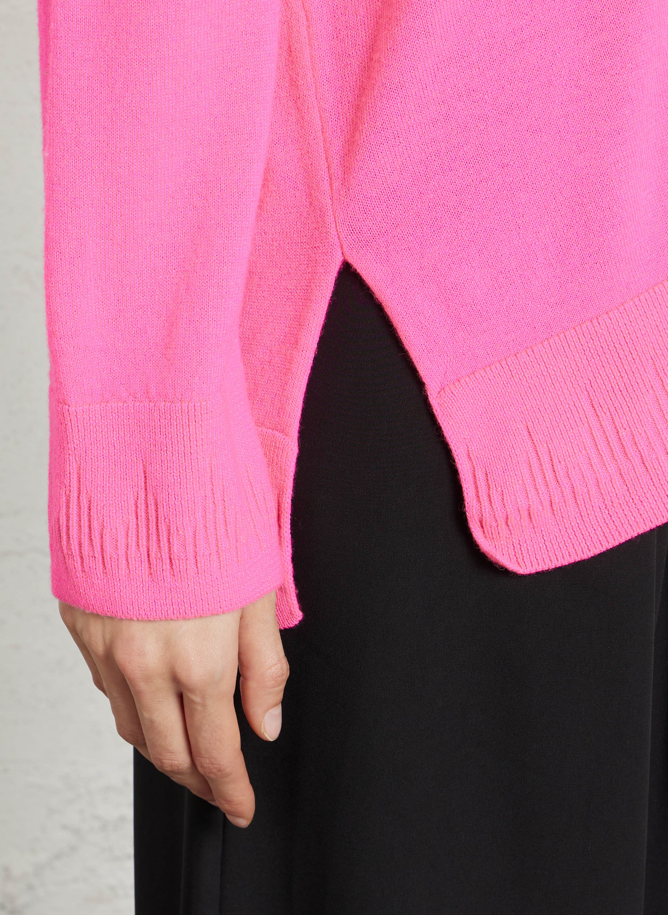 Loose-fit wool V-neck sweater MAISON ANJE Pink
