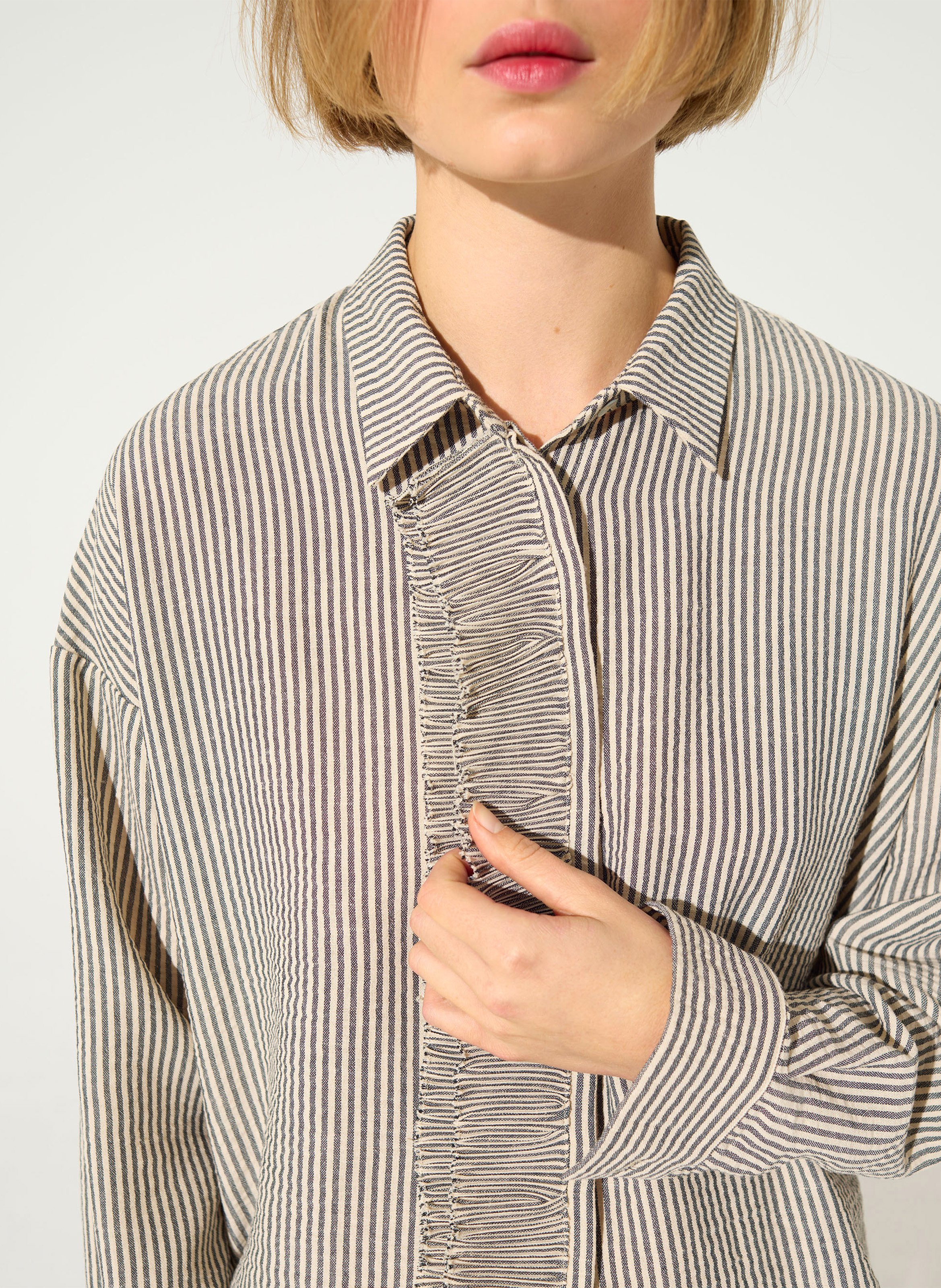 Gerade geschnittenes Streifenhemd mit klassischem Kragen COTELAC Braun