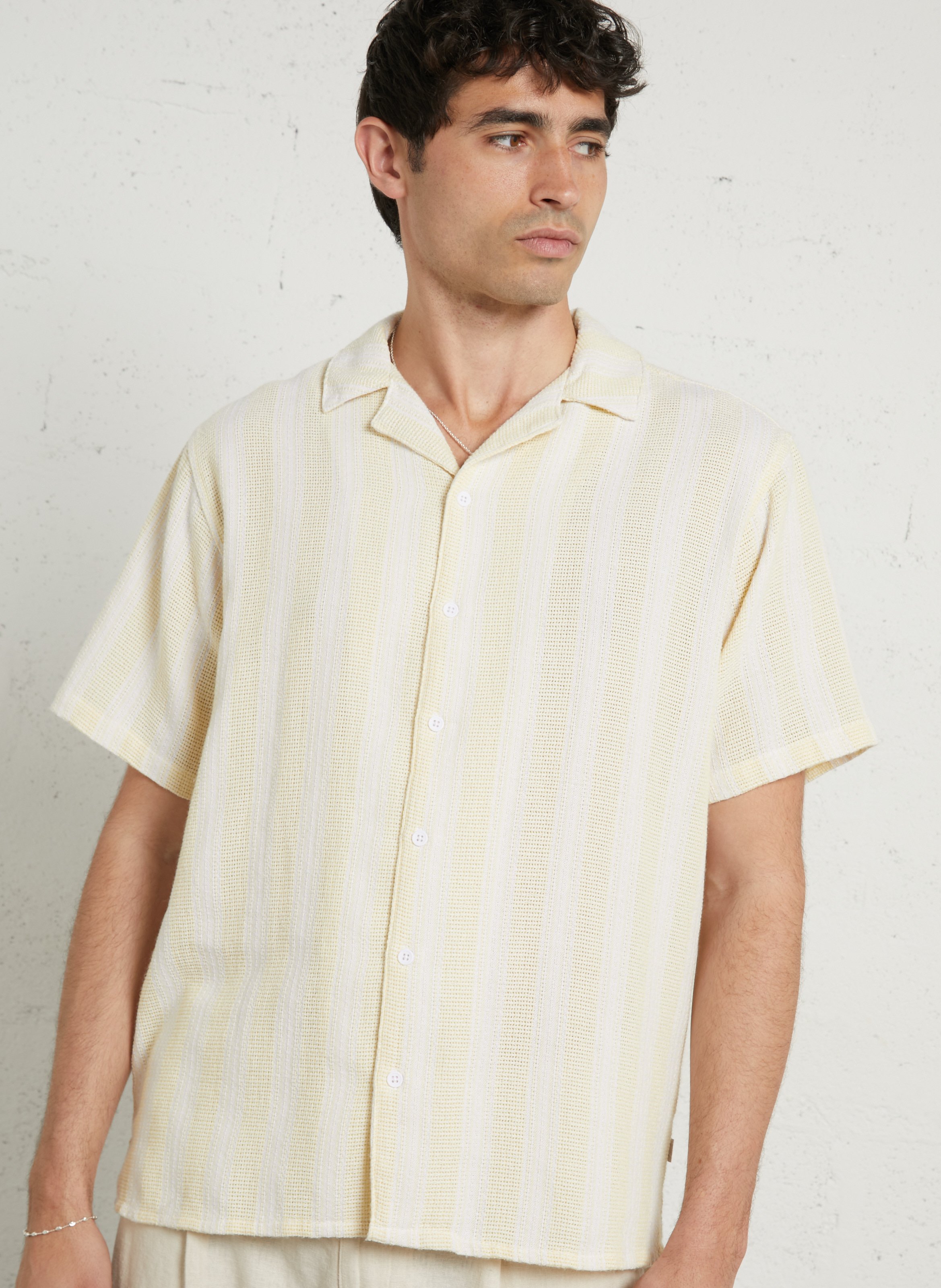 Straight striped shirt with classic collar SOLID