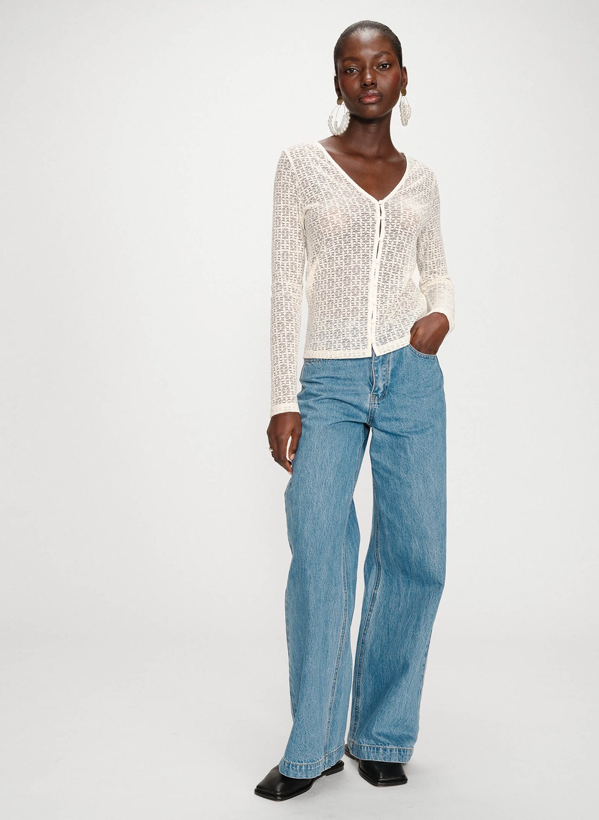 Aansluitend T-shirt met V-hals van kant. GRACE ET MILA Wit