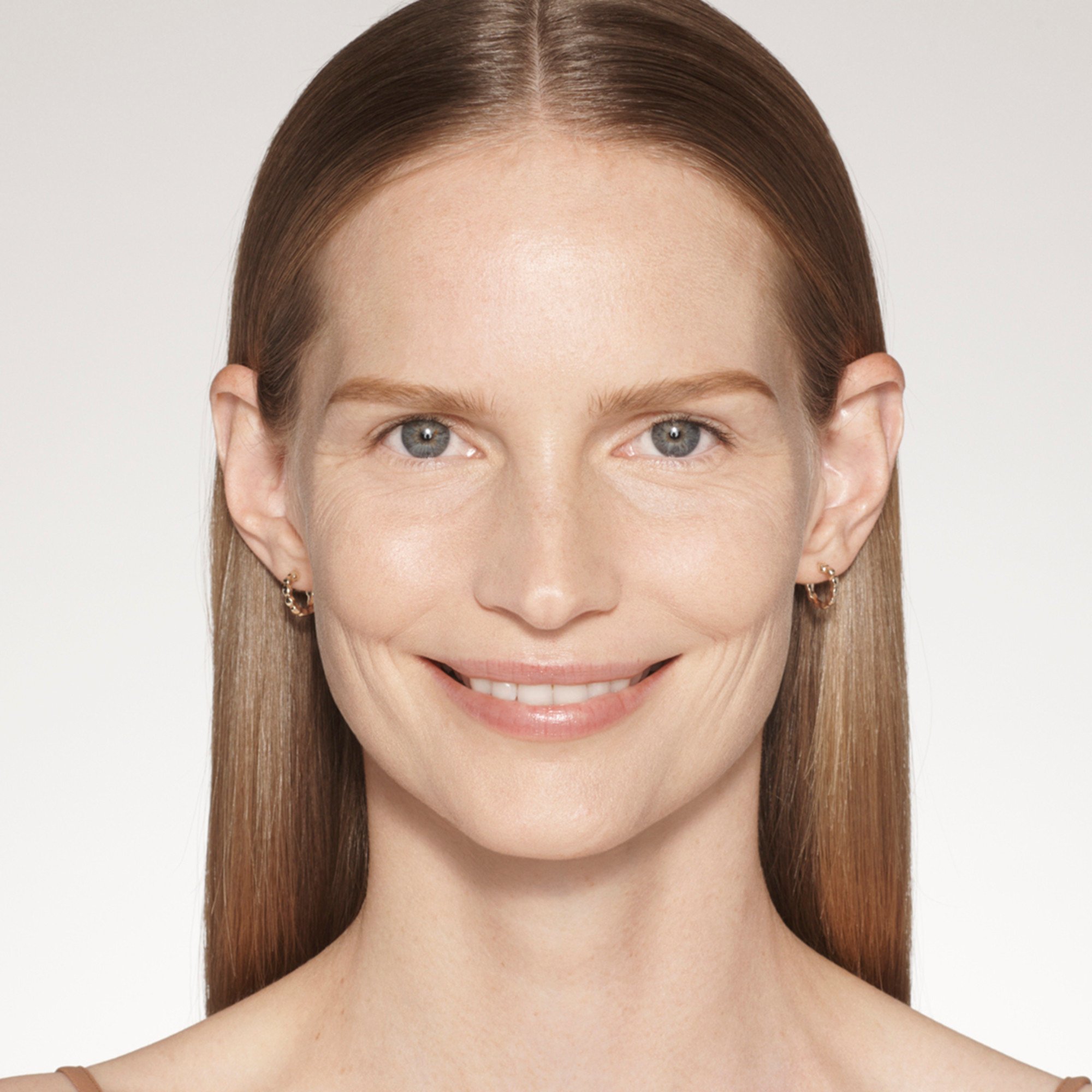 Futurist Serum Foundation ESTEE LAUDER 2n1 desert beige